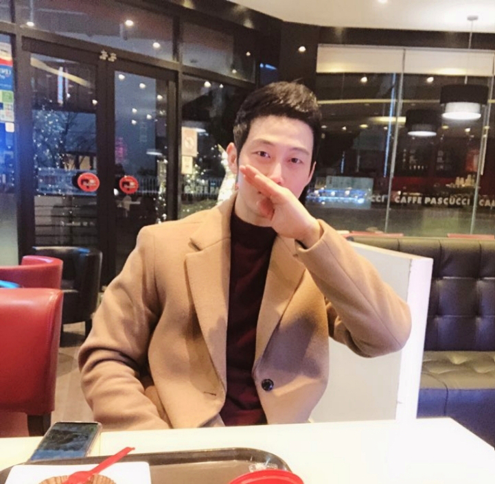 KREAM 프로필 이미지