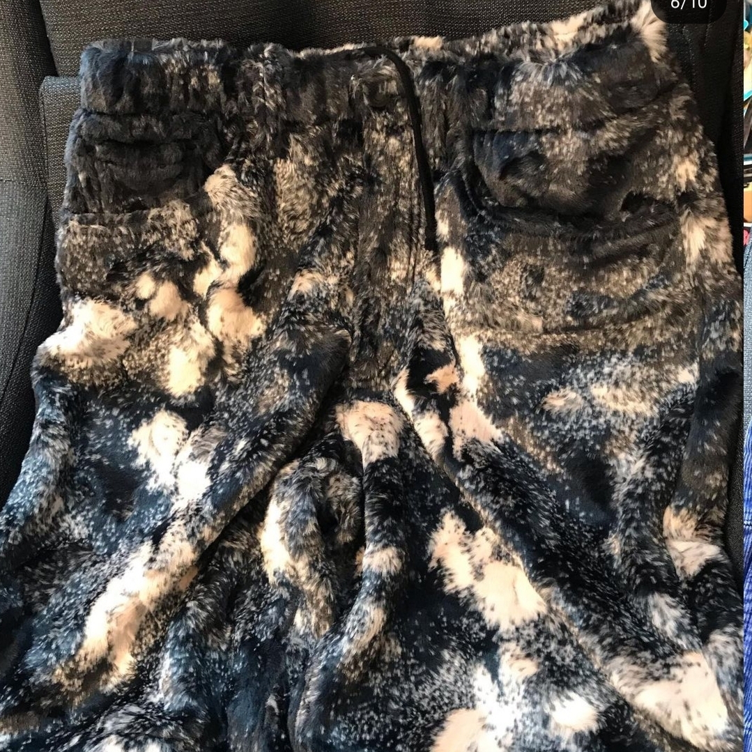 Supreme Faux Fur Short Black - 24SS 착용 스타일 - 3