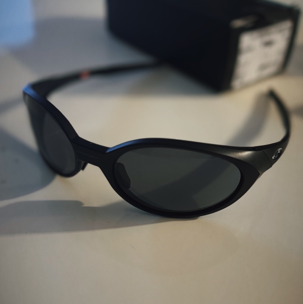 Oakley Eye Jacket Redux Matte Black Frame Prizm Grey Lenses High Bridge Fit 착용 스타일