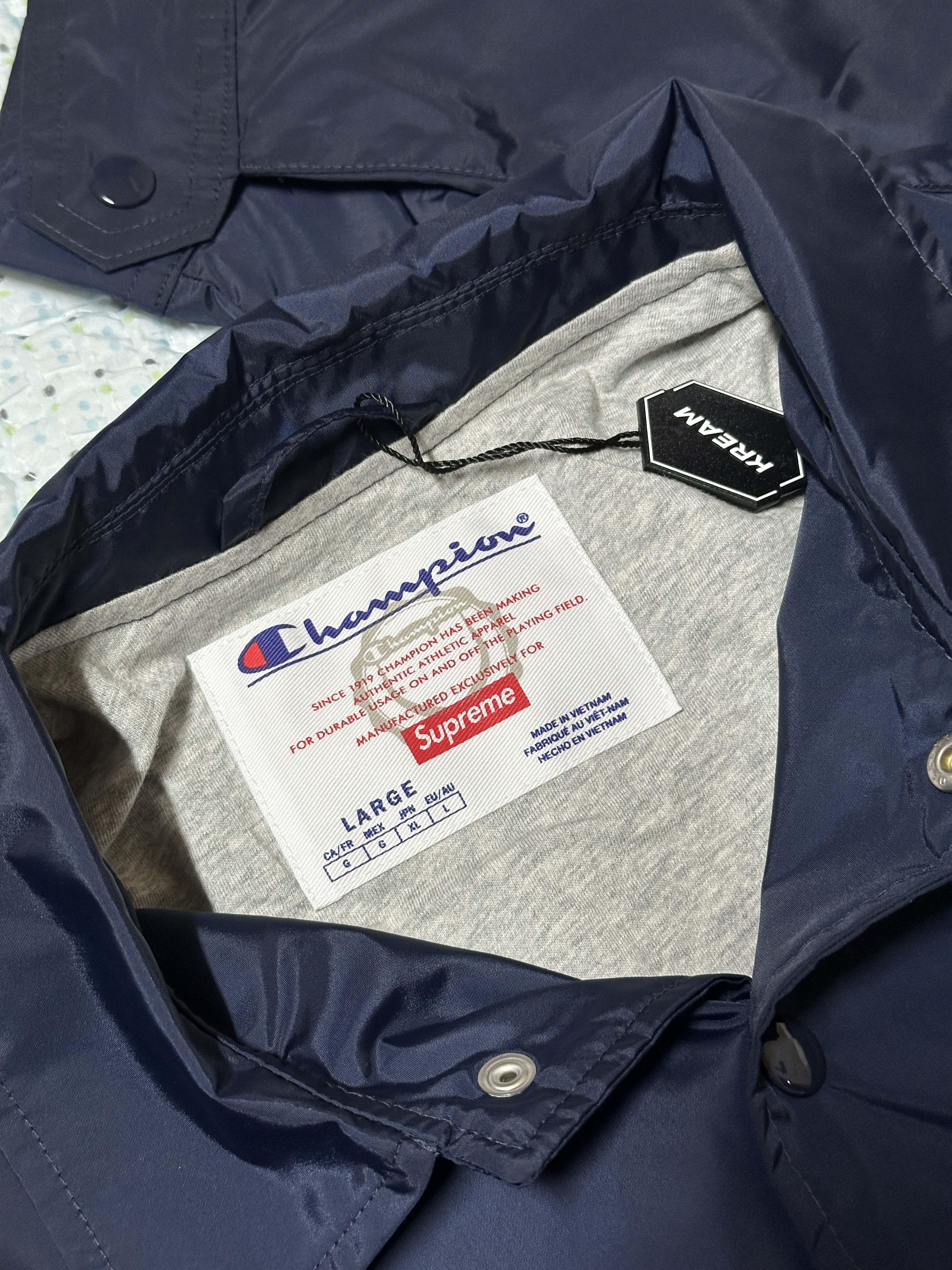 Supreme x Champion Coaches Jacket Navy - 24SS 착용 스타일 - 2