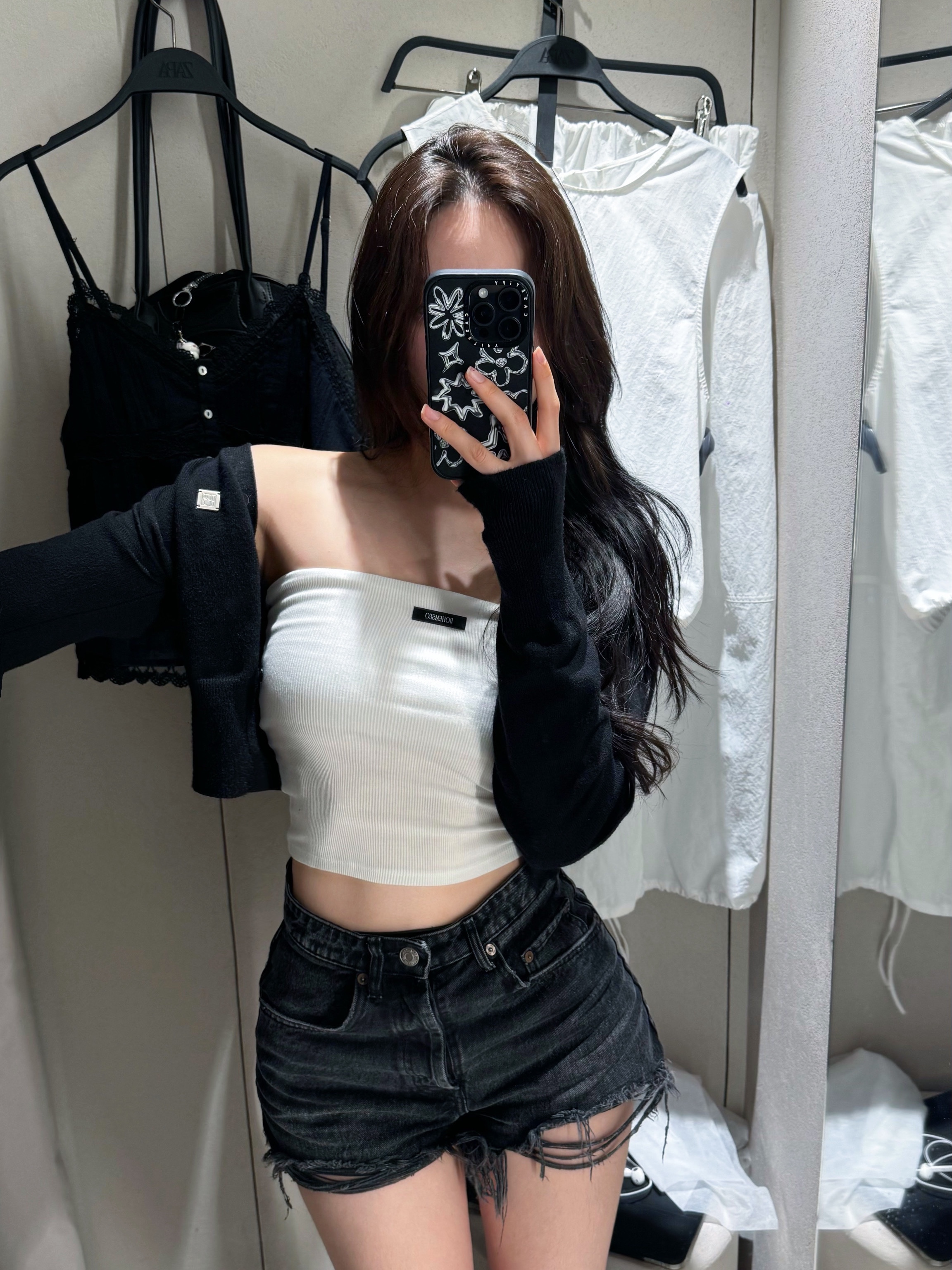 (W) Bohemian Seoul Basic Tube Top Ivory, Mischief Bowling Bag Black 착용 스타일