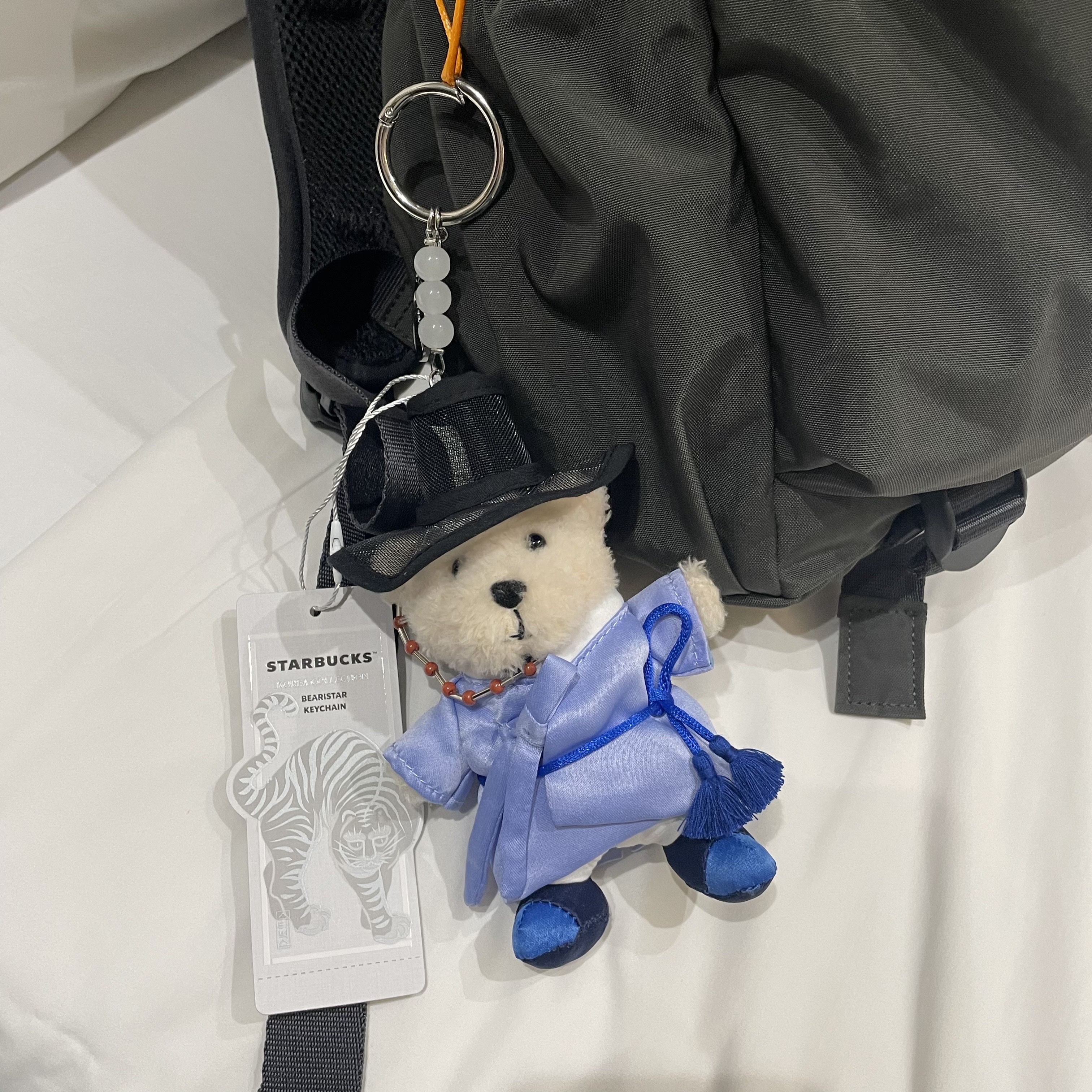 Starbucks Hojakdo Bearista Keychain 착용 스타일