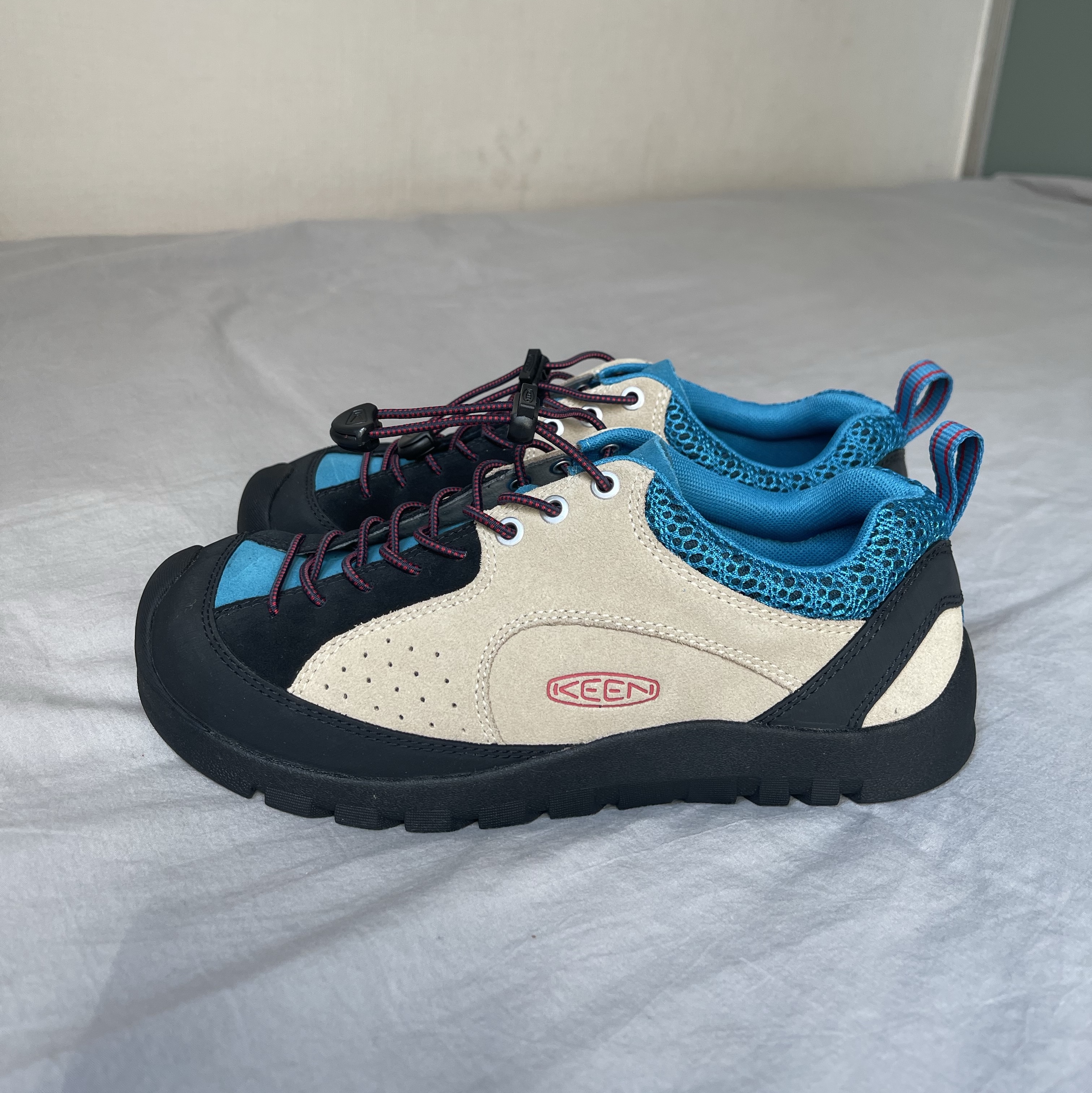 Keen Jasper Rocks SP Sneakers Beige 착용 스타일 - 2