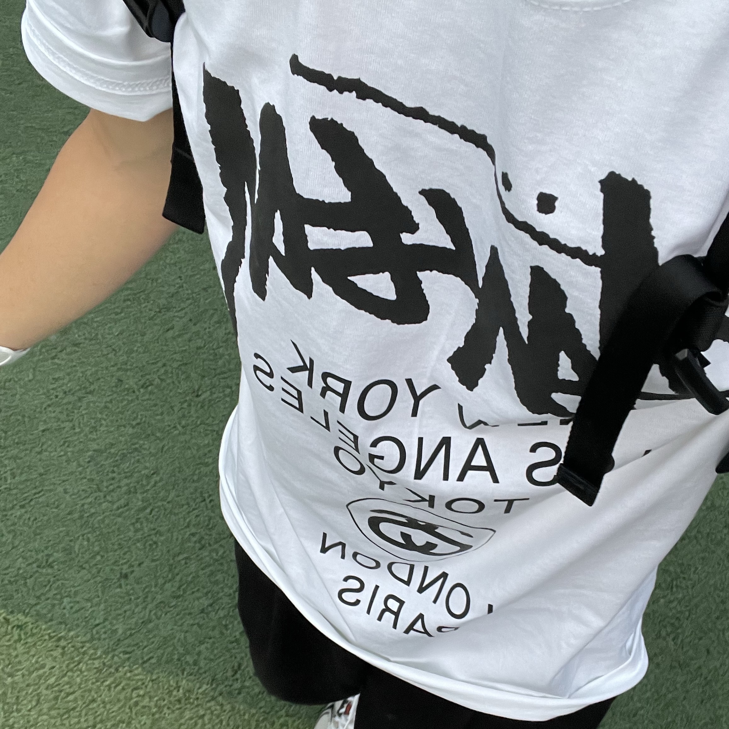 Stussy World Tour T-Shirt White 2024,2025 착용 스타일 - 2