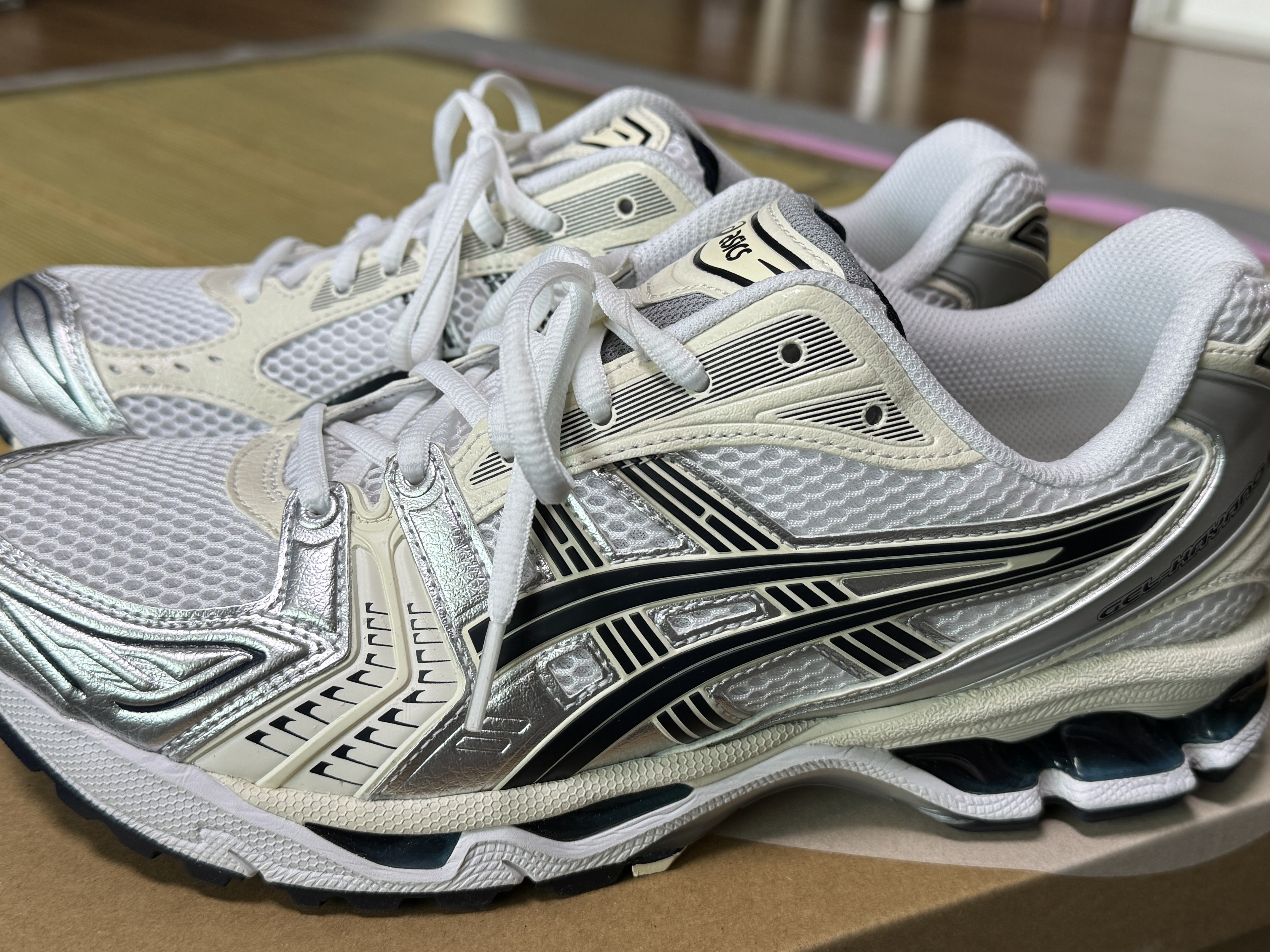 (W) Asics Gel-Kayano 14 White Midnight 착용 스타일 - 1