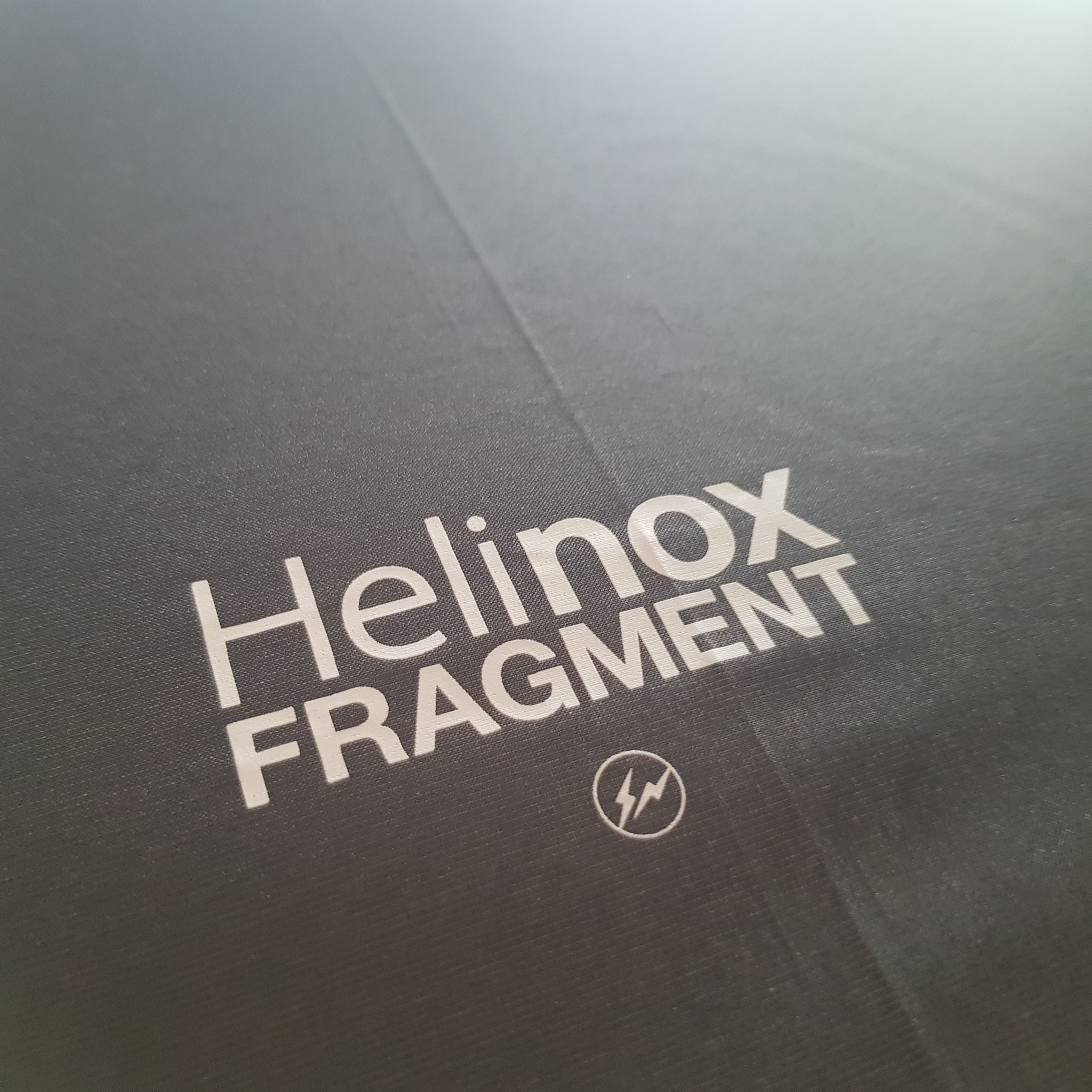 Helinox x Fragment Design Umbrella Black 착용 스타일 - 1