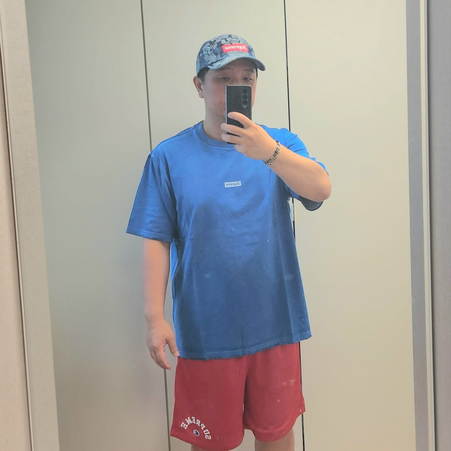 Supreme Overprint Small Box S/S Top Blue - 24SS, Supreme x Champion Mesh Short Red - 24SS 착용 스타일 - 4