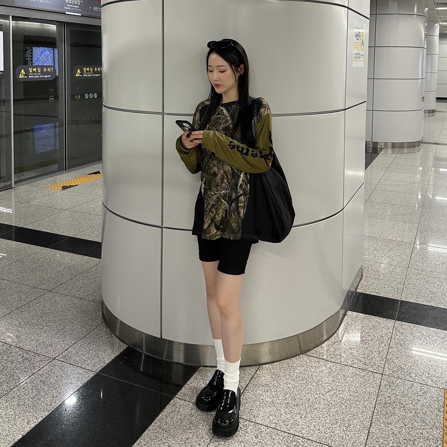 Supreme x Dickies Jersey Olive - 23FW 착용 스타일 - 2