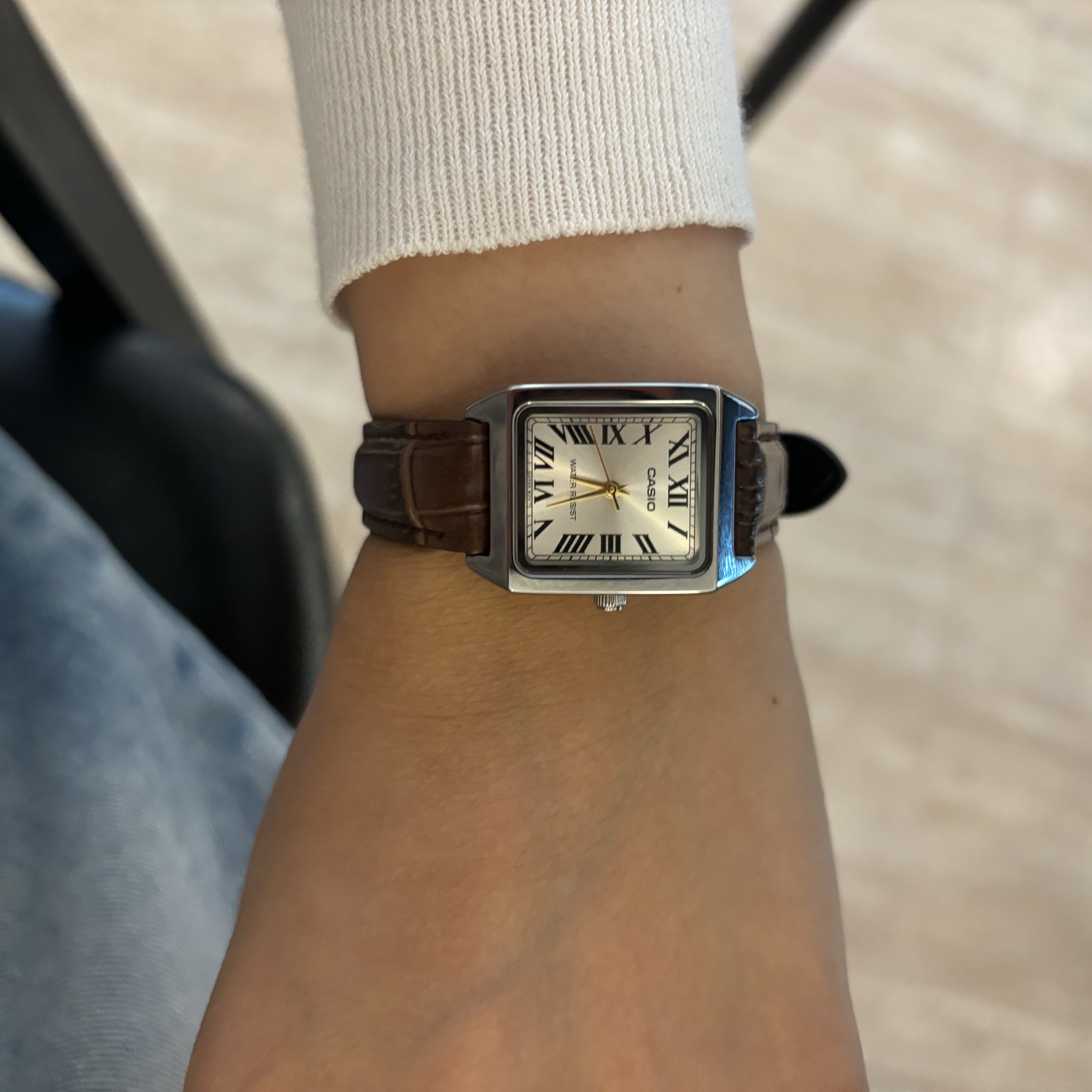 Casio LTP-V007L-9B 착용 스타일
