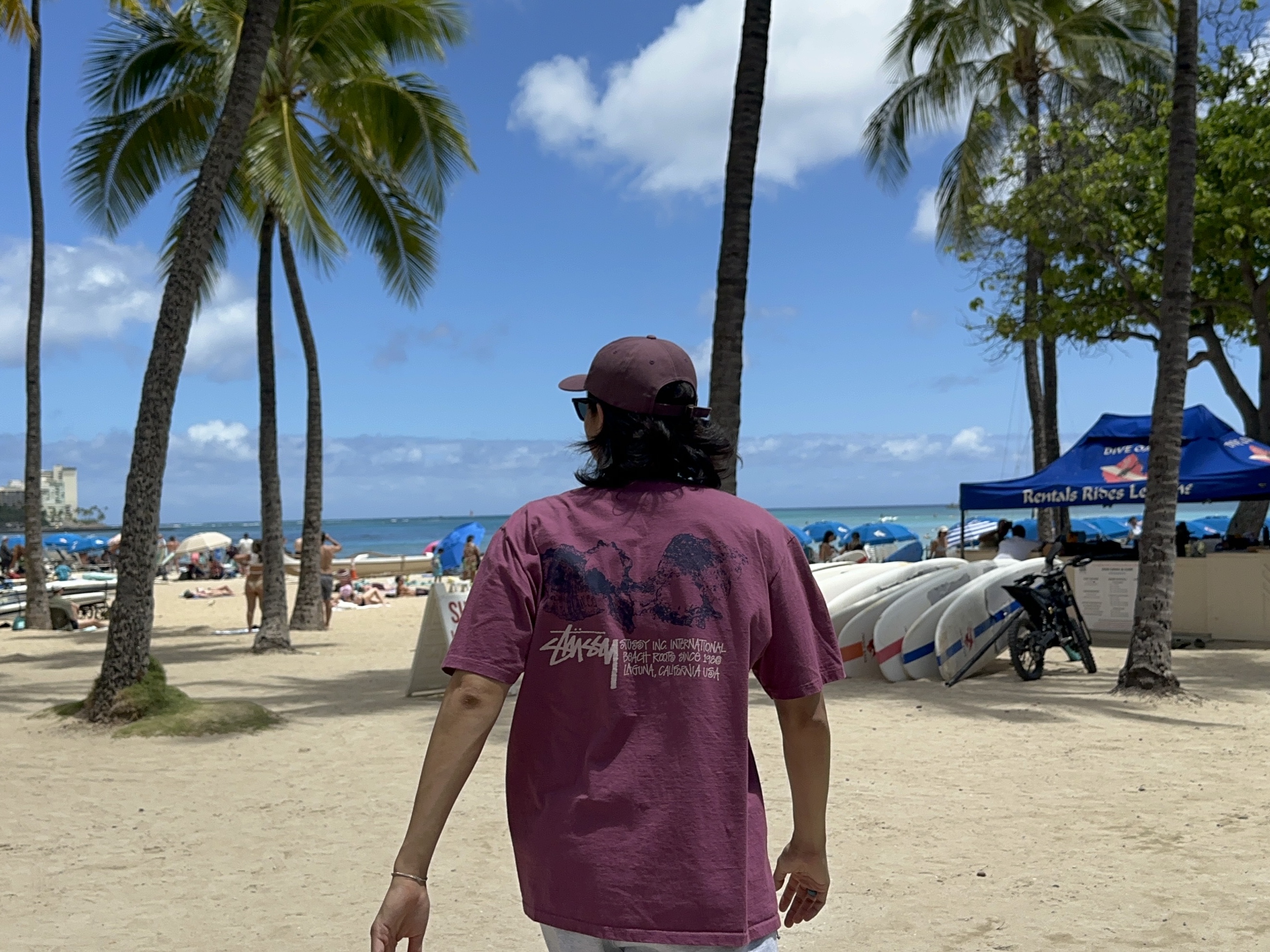 Stussy Shells T-Shirt Berry, Stussy Basic Stock Low Pro Cap Burgundy 착용 스타일