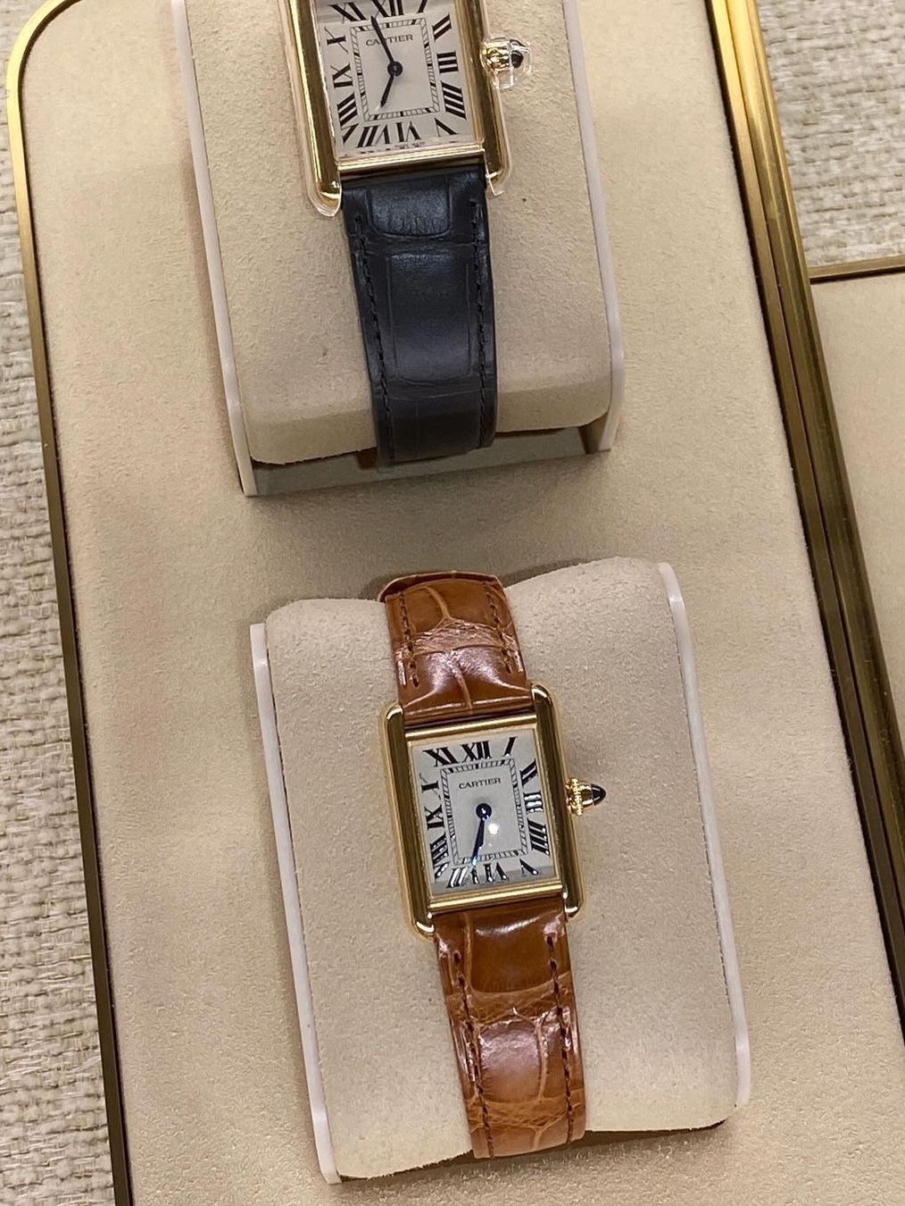 Cartier Tank Must Watch Small Quartz Steel Calfskin Black, Cartier Baignoire Watch Mini Quartz Rose Gold Bracelet Steel Rose Gold 착용 스타일 - 4