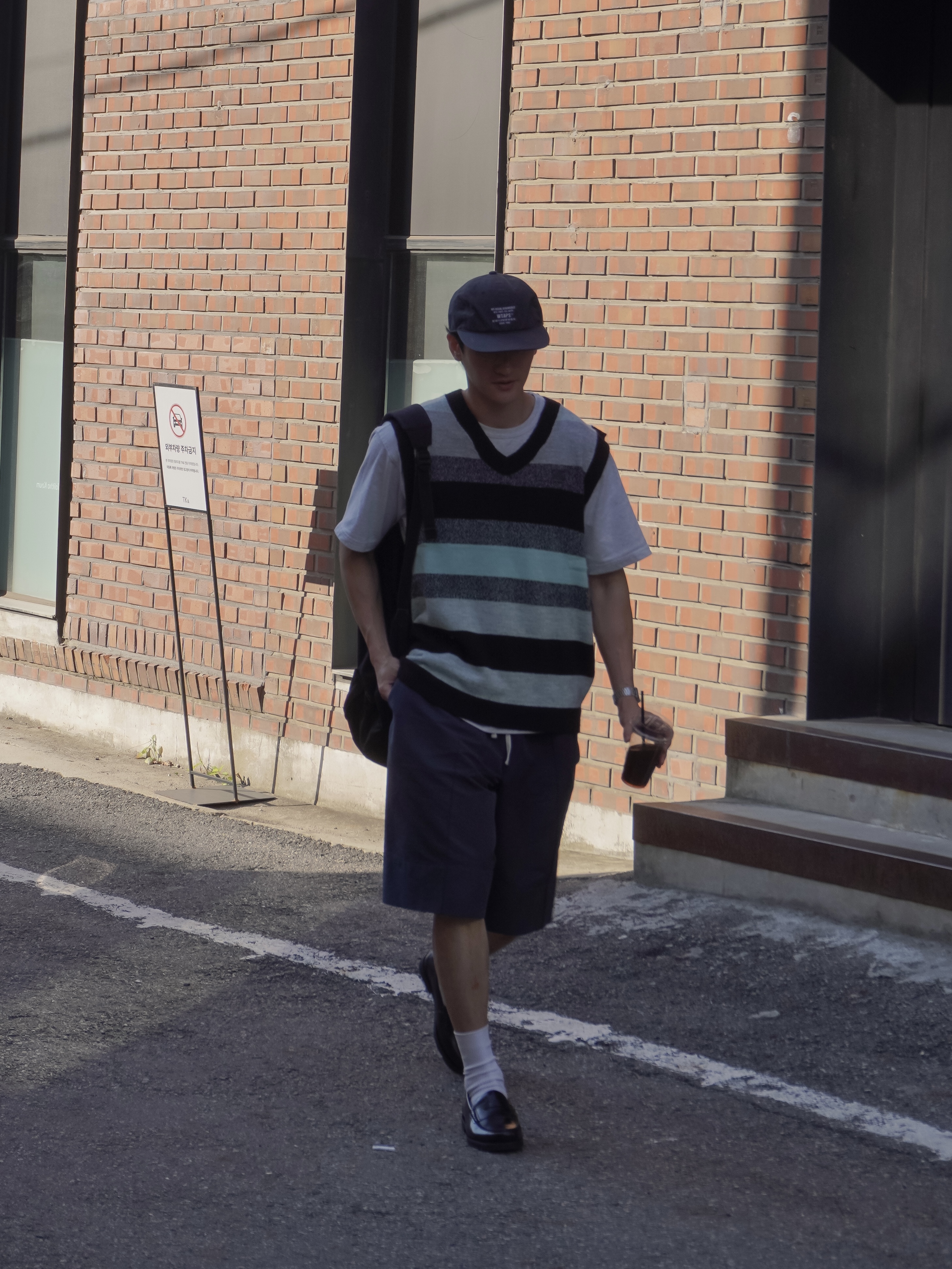 Porter x Comme des Garcons Backpack L Black 착용 스타일 - 7