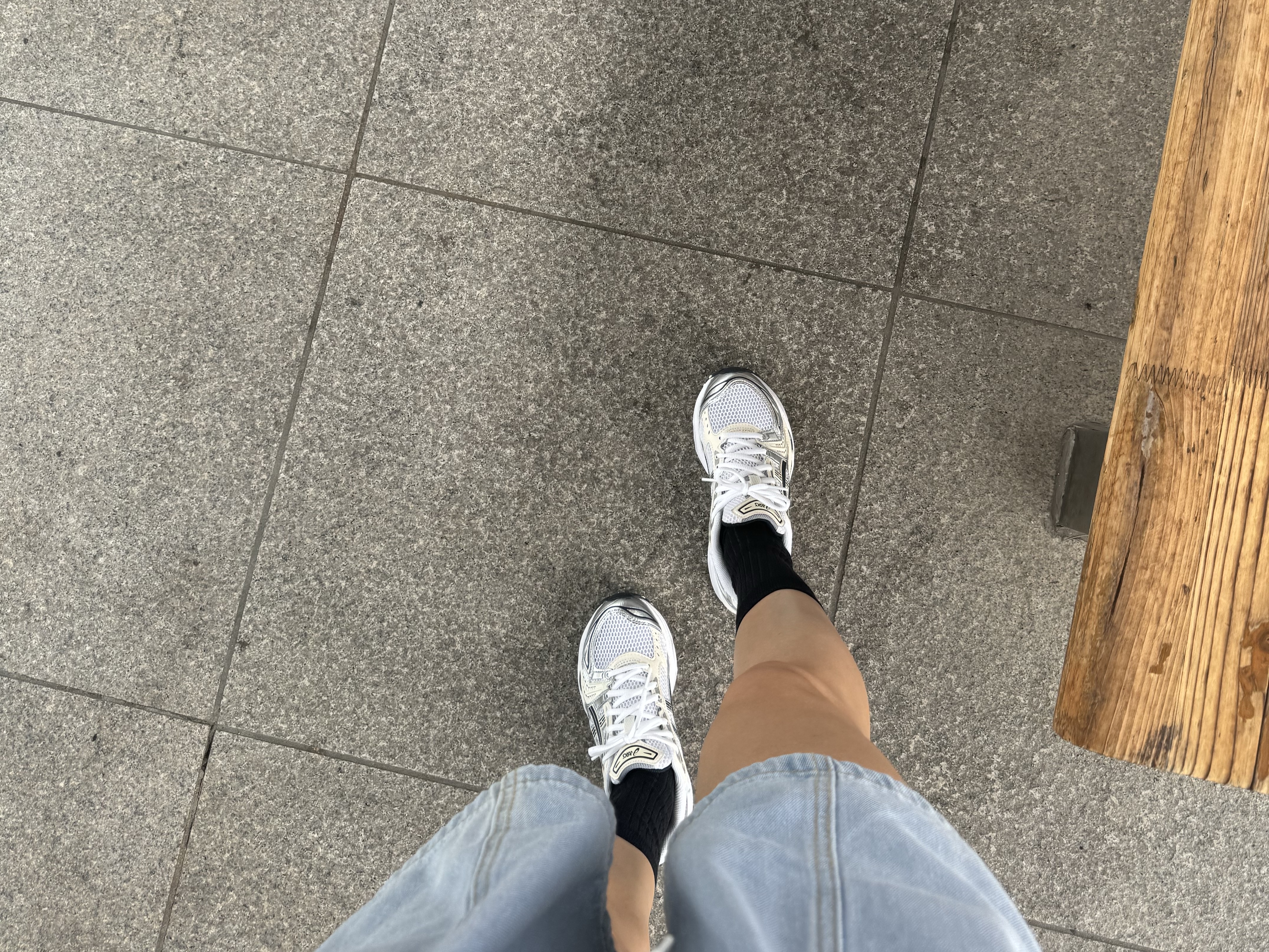 (W) Asics Gel-Kayano 14 White Midnight 착용 스타일