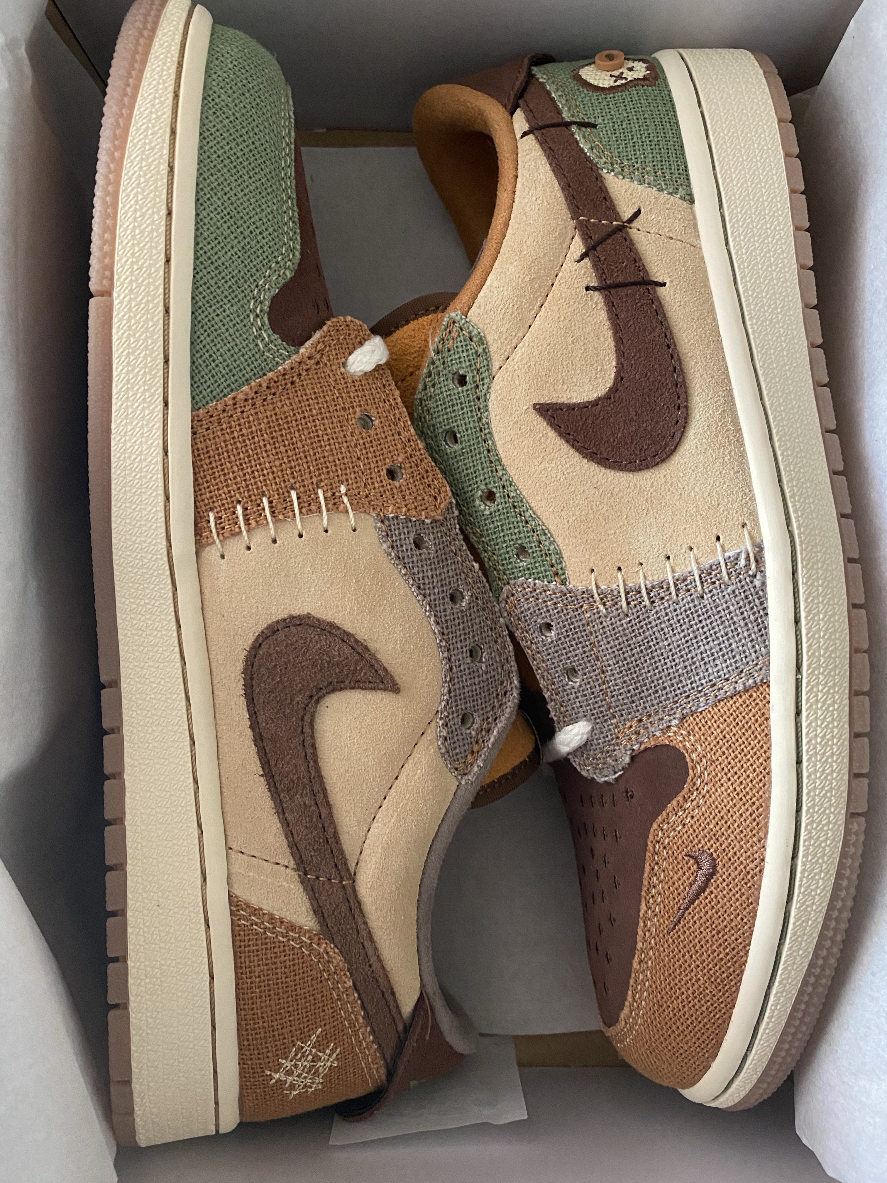 Jordan 1 x Zion Williamson Retro Low OG Flax and Oil Green 착용 스타일