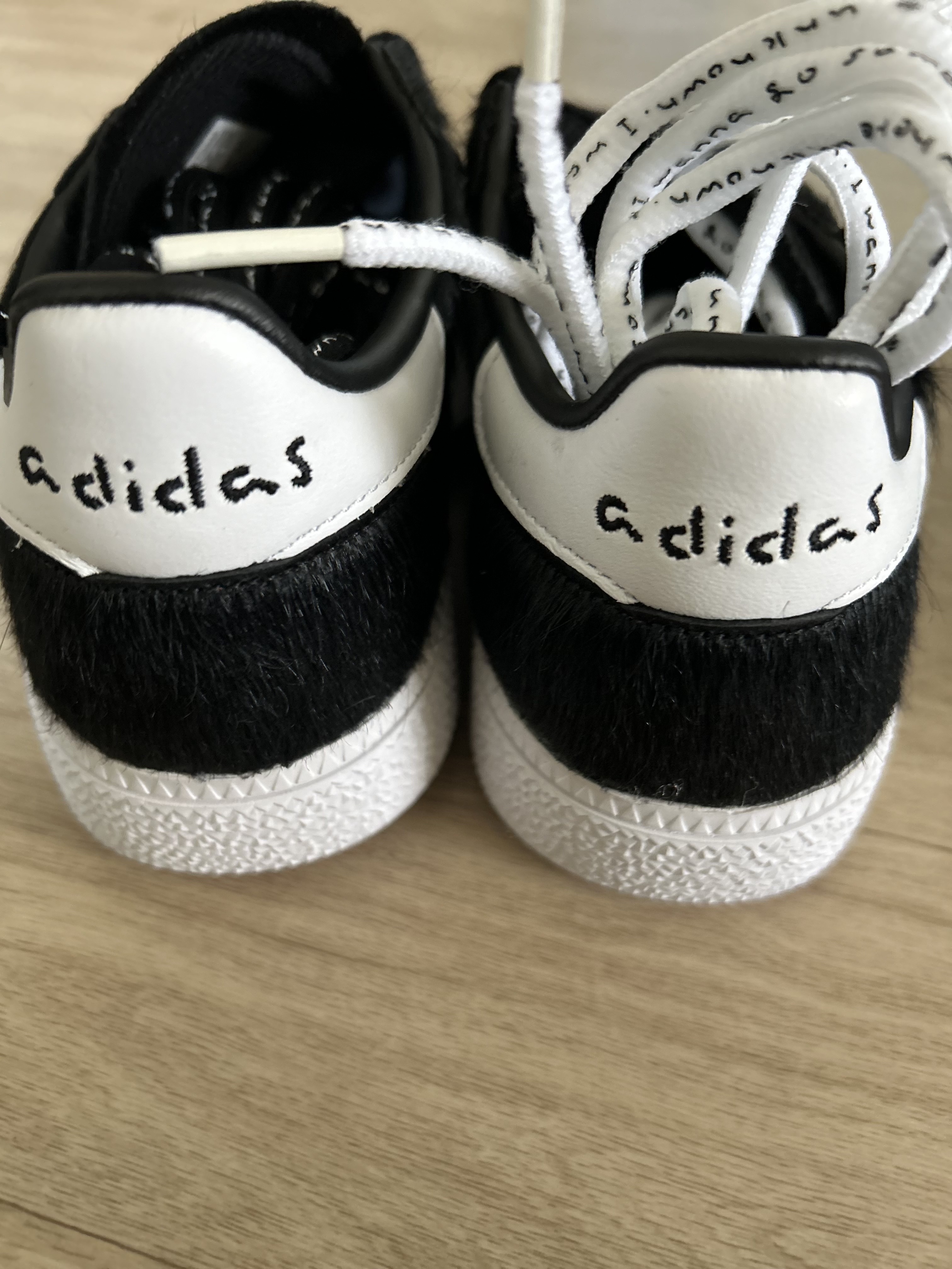 Adidas Spezial Handball Core Black Cloud White 착용 스타일