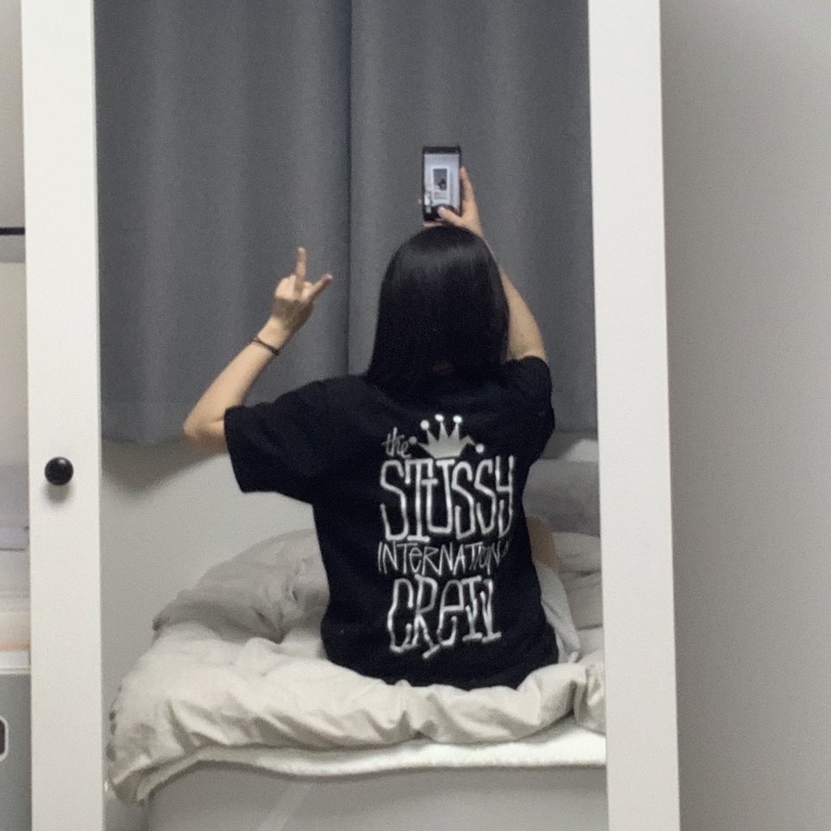 Stussy Crown International Pigment Dyed T-Shirt Black 착용 스타일 - 2