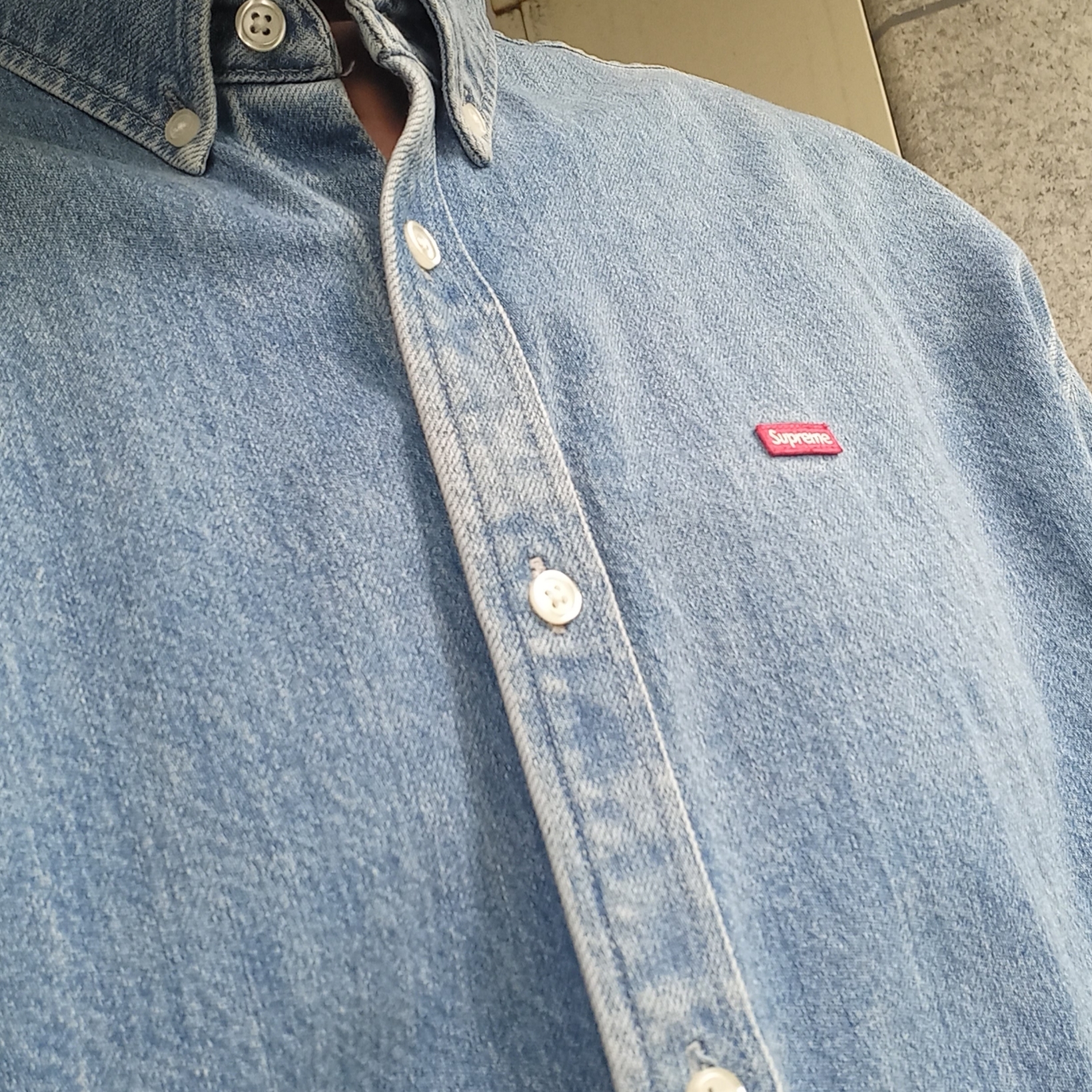 Supreme Small Box Shirt Denim - 23FW, Needles Narrow Track Pants Poly Smooth Olive 착용 스타일 - 3
