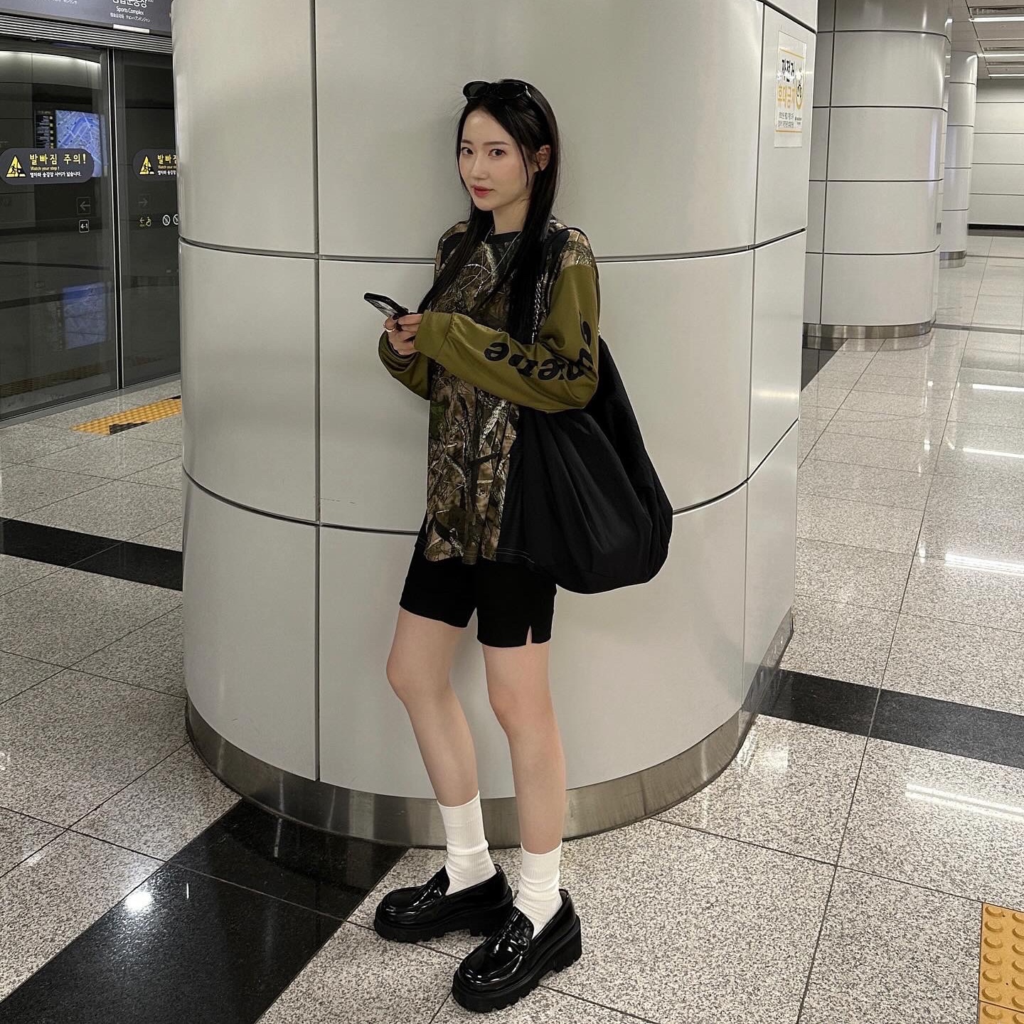 Supreme x Dickies Jersey Olive - 23FW 착용 스타일 - 3