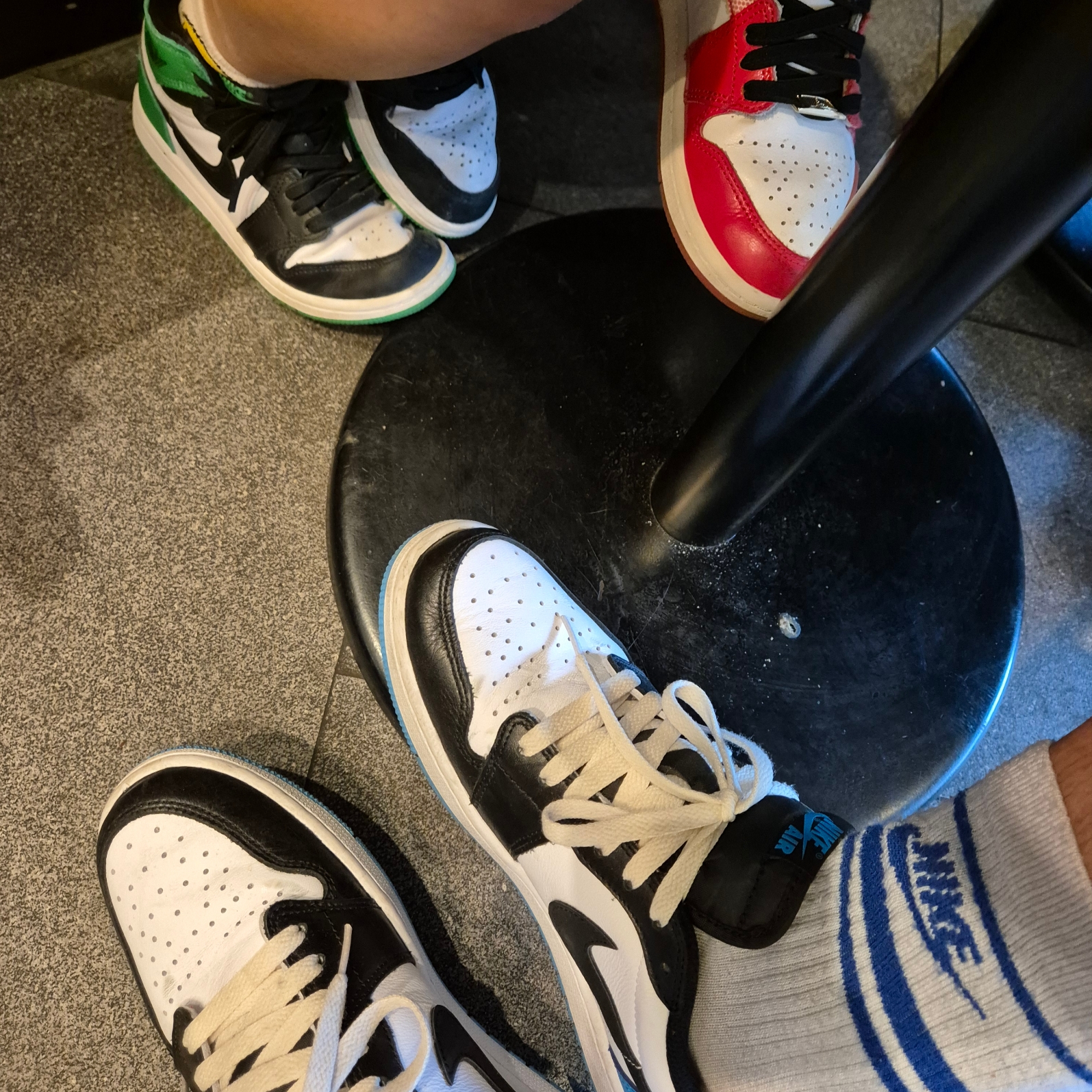 Jordan 1 Retro Low OG Black and Dark Powder Blue, (PS) Jordan 1 Retro High Spider-Man Next Chapter 착용 스타일
