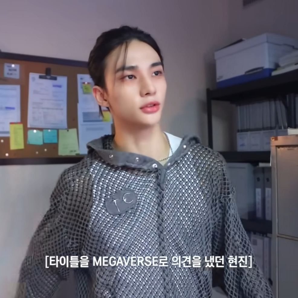Thug Club Mithril Hoodie Sleeve Gray 착용 스타일 - 2