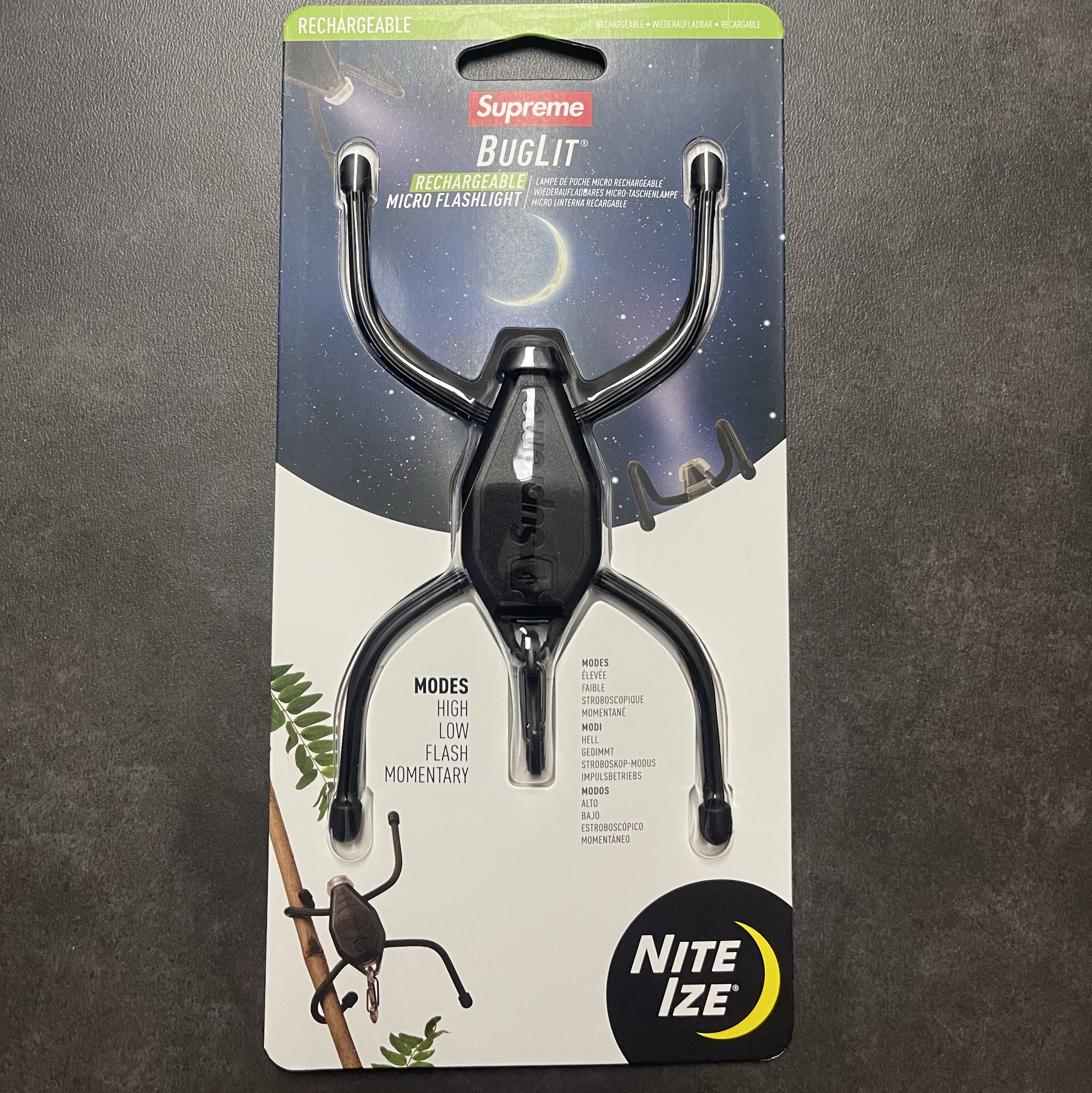 Supreme x Nite Ize Buglit Black - 24SS 착용 스타일