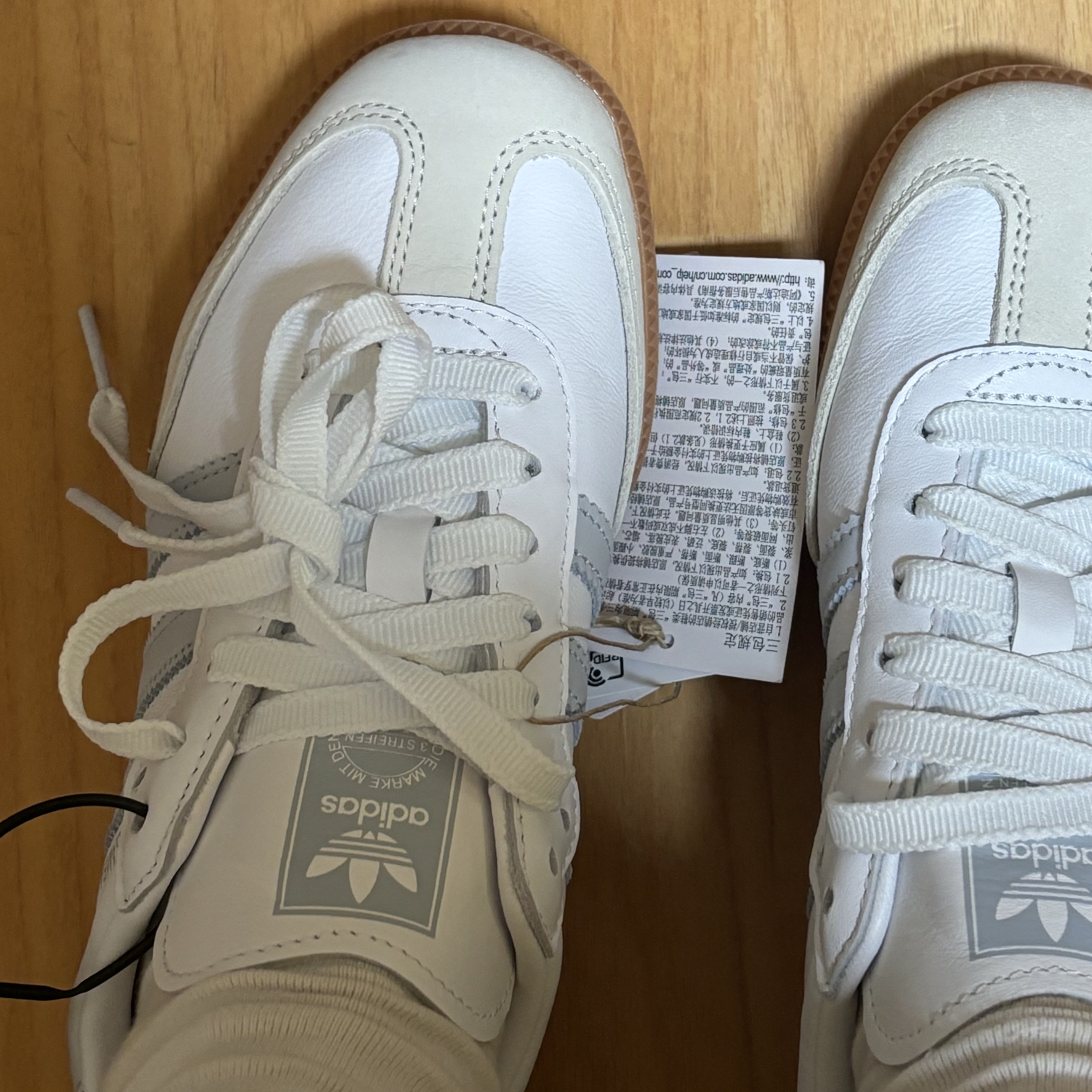 (W) Adidas Samba OG Cloud White Halo Blue 착용 스타일