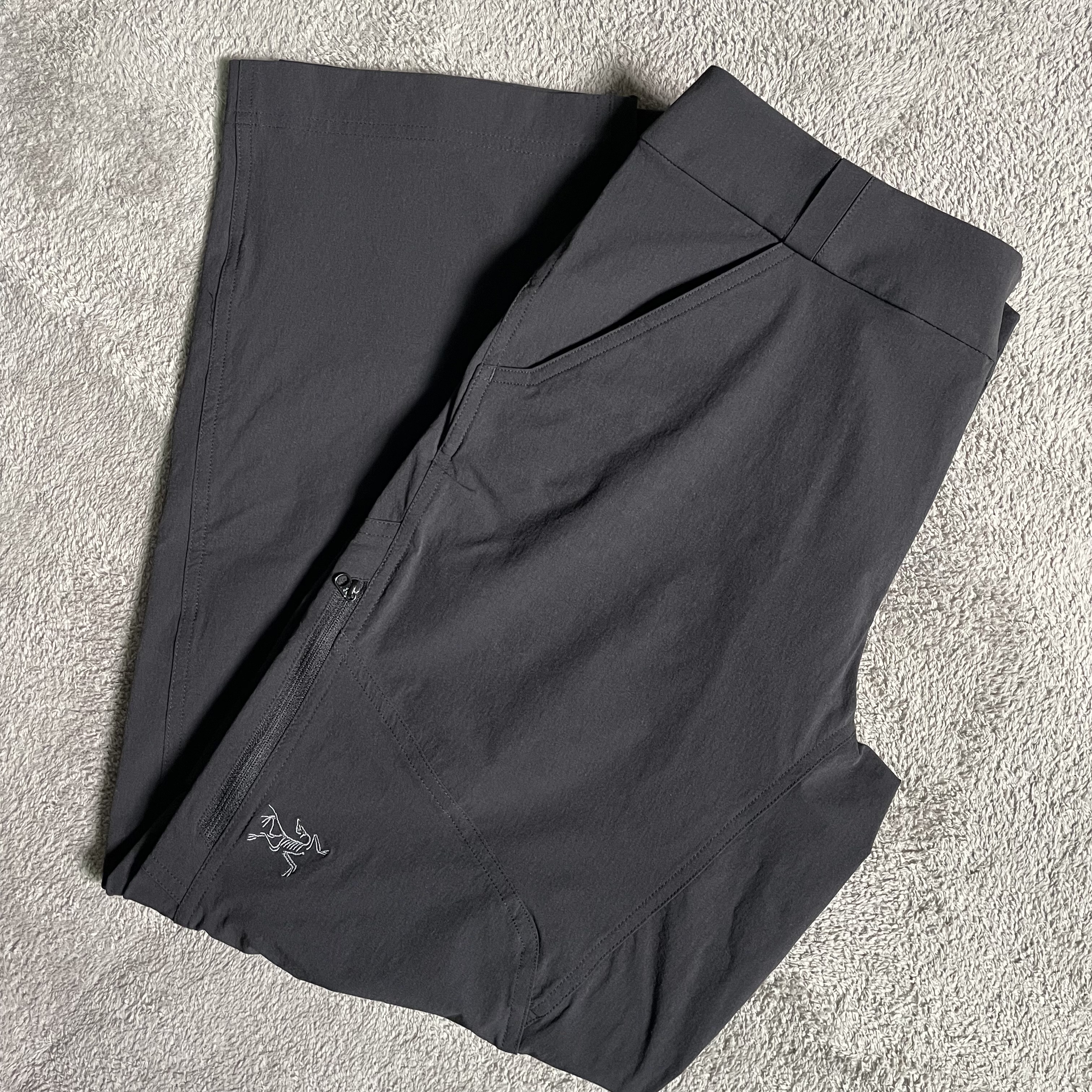 Arc'teryx Cronin Pants Black 착용 스타일