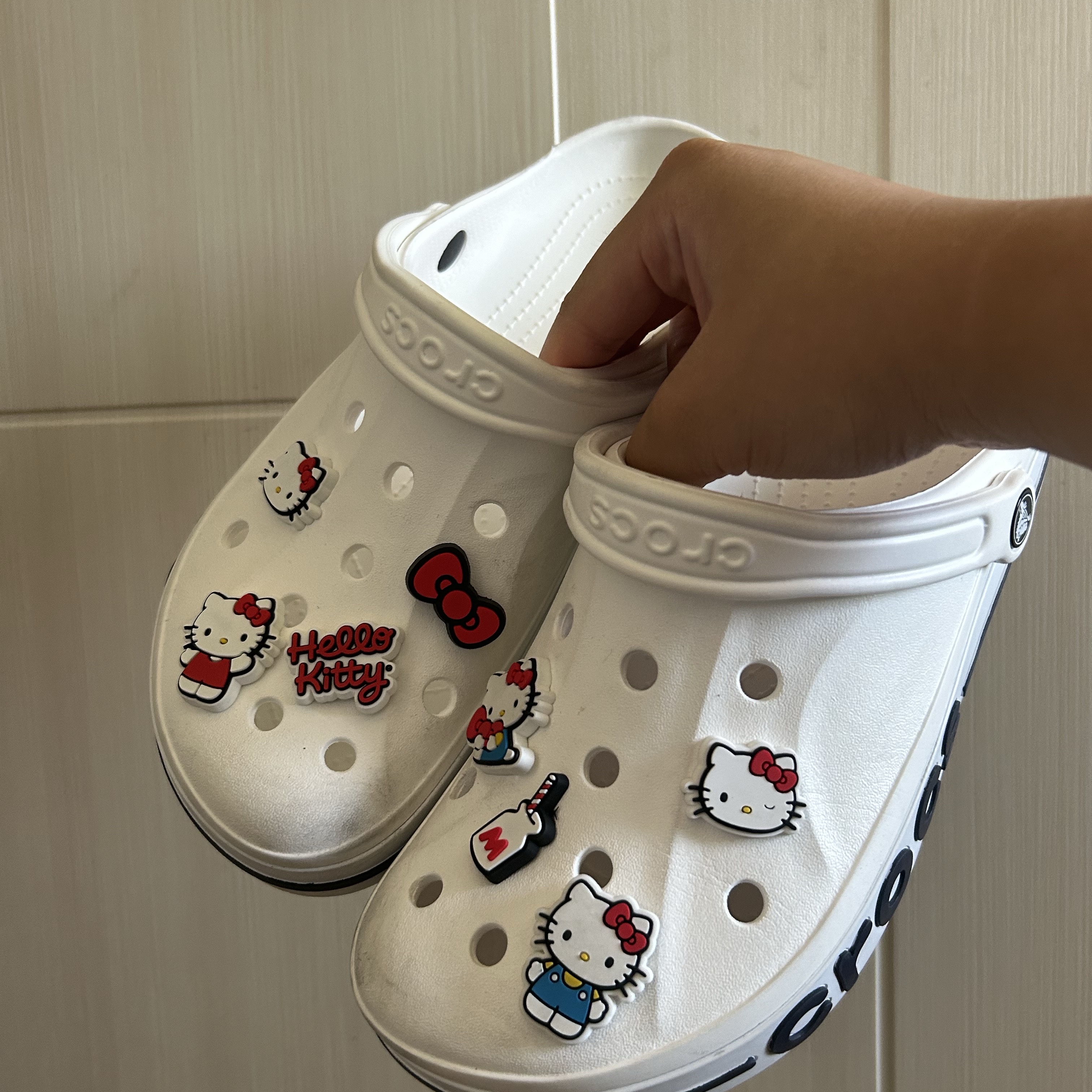 Crocs Bayaband Clog White Navy 착용 스타일