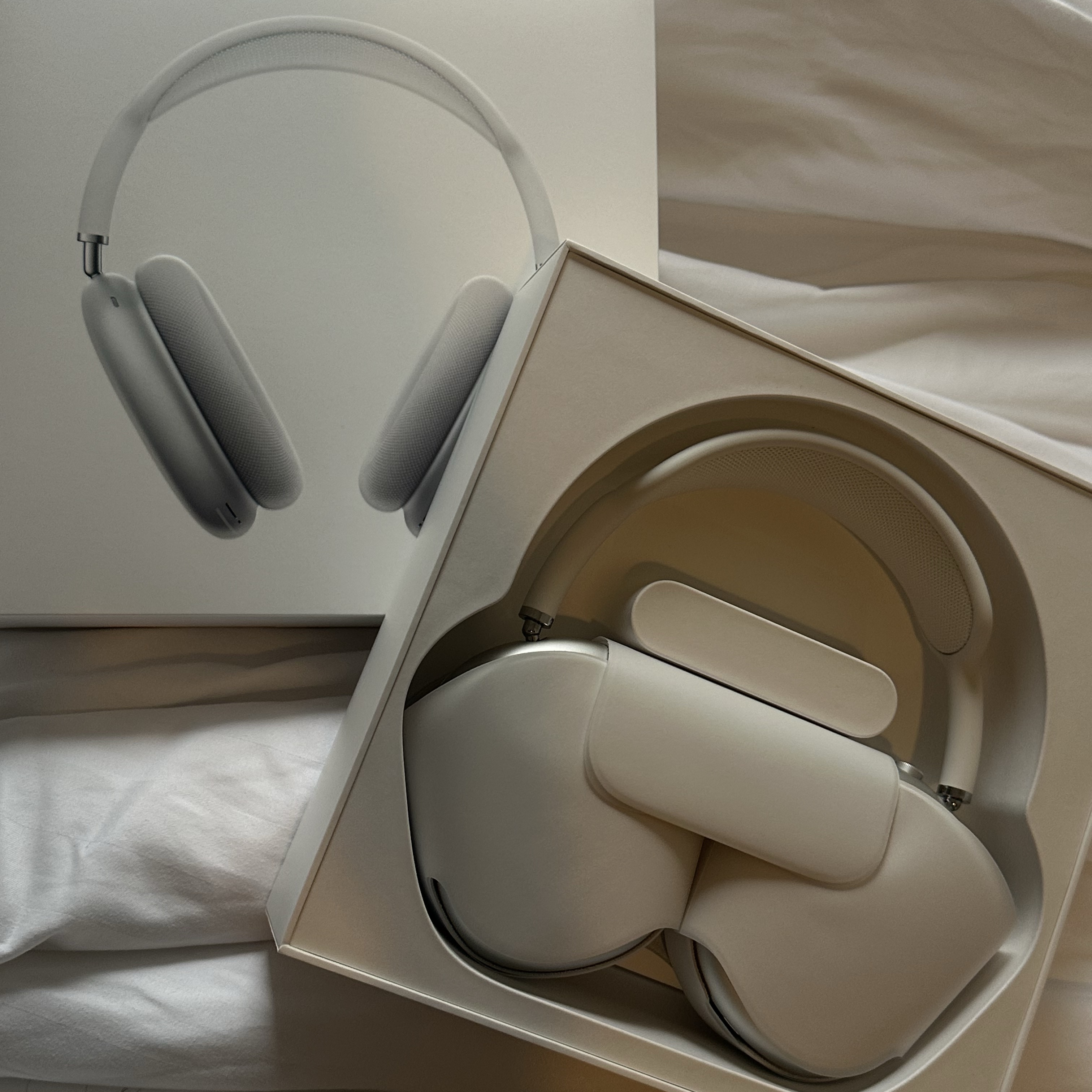 Apple AirPods Max Lightning Silver (Korean Ver.) 착용 스타일