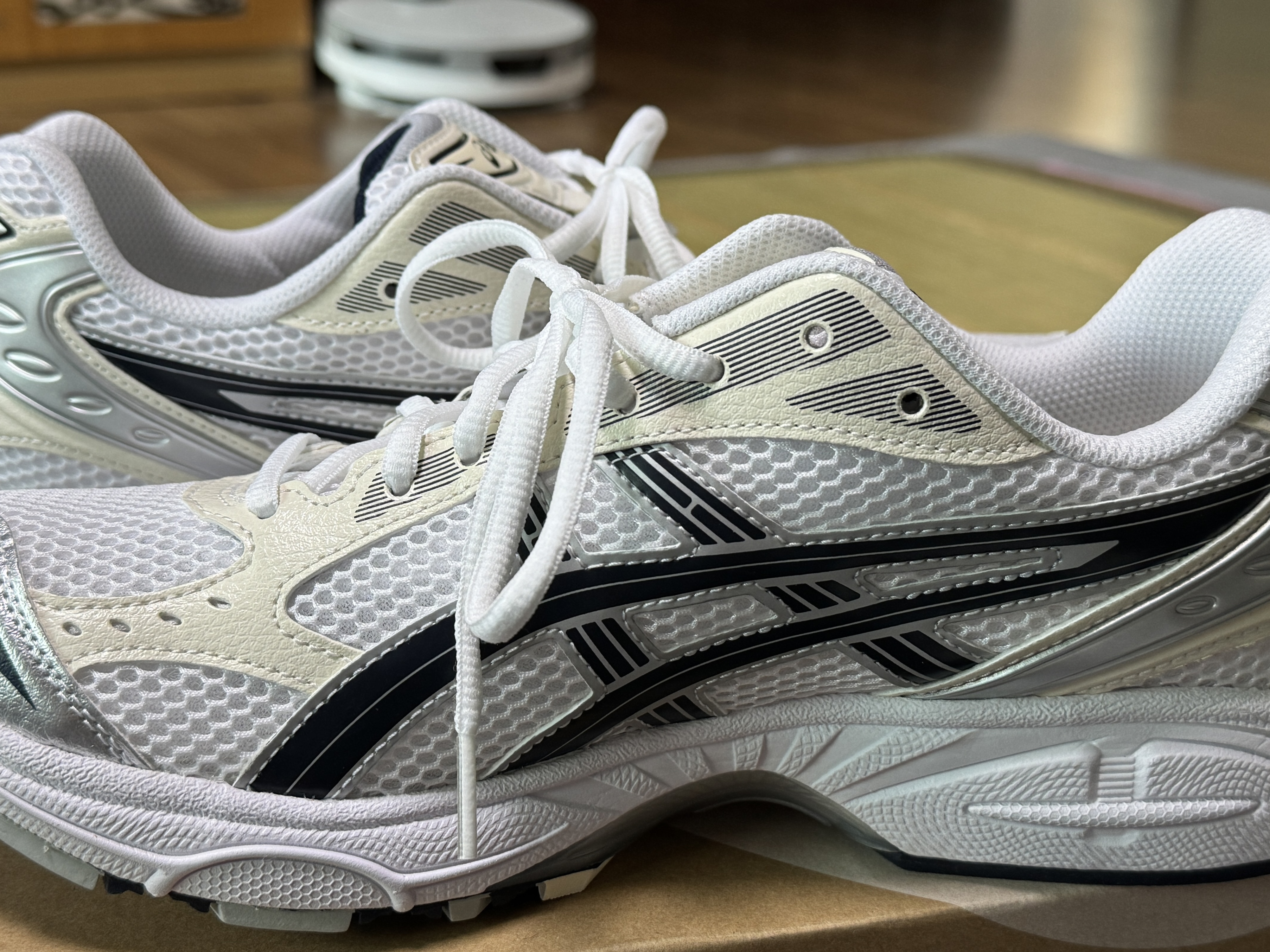 (W) Asics Gel-Kayano 14 White Midnight 착용 스타일 - 2