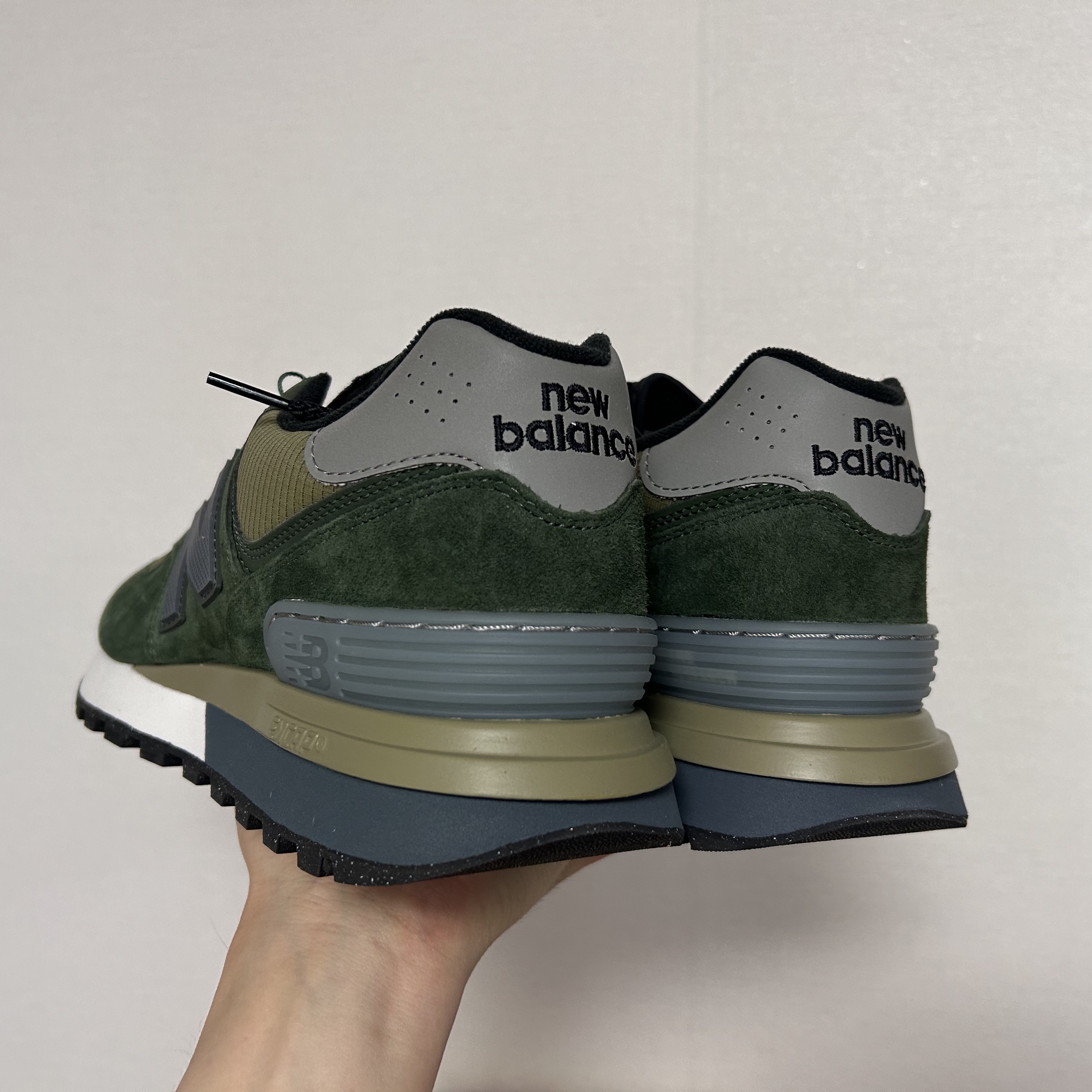 New Balance x Stone Island 574 Legacy Dark Green 착용 스타일 - 3