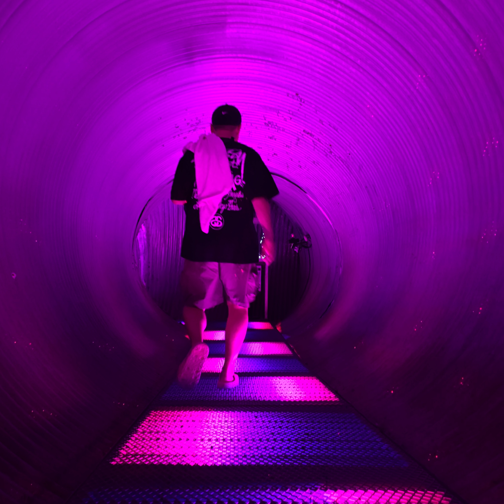 Supreme x Nike Shoulder Bag Purple - 19SS, Nike ACG Cargo Shorts Sequoia - Asia 착용 스타일 - 2