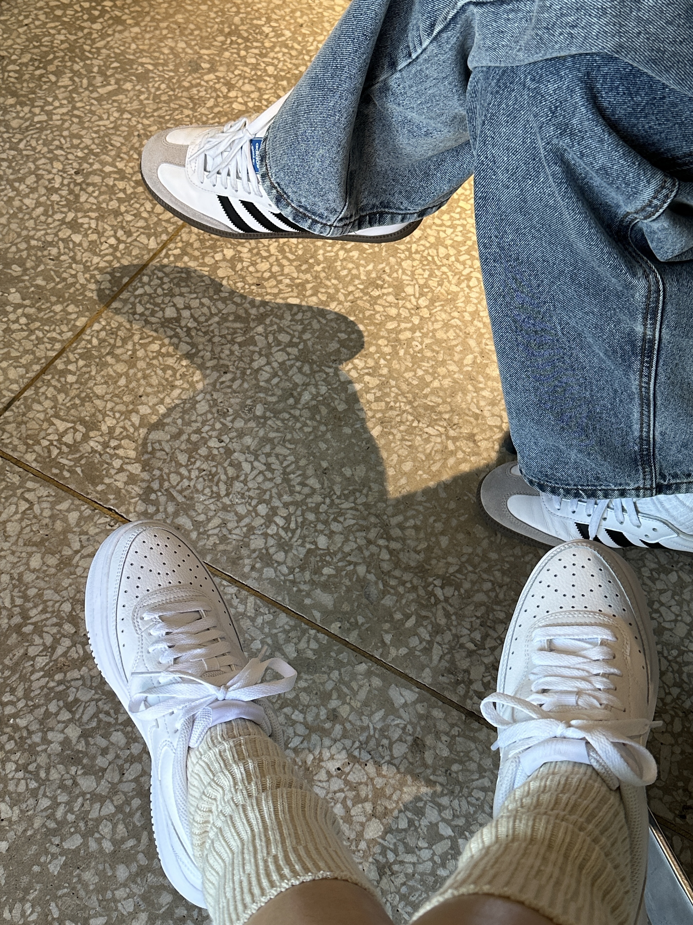 (W) Nike Court Vision Alta White, Adidas Samba OG Cloud White 착용 스타일 - 2
