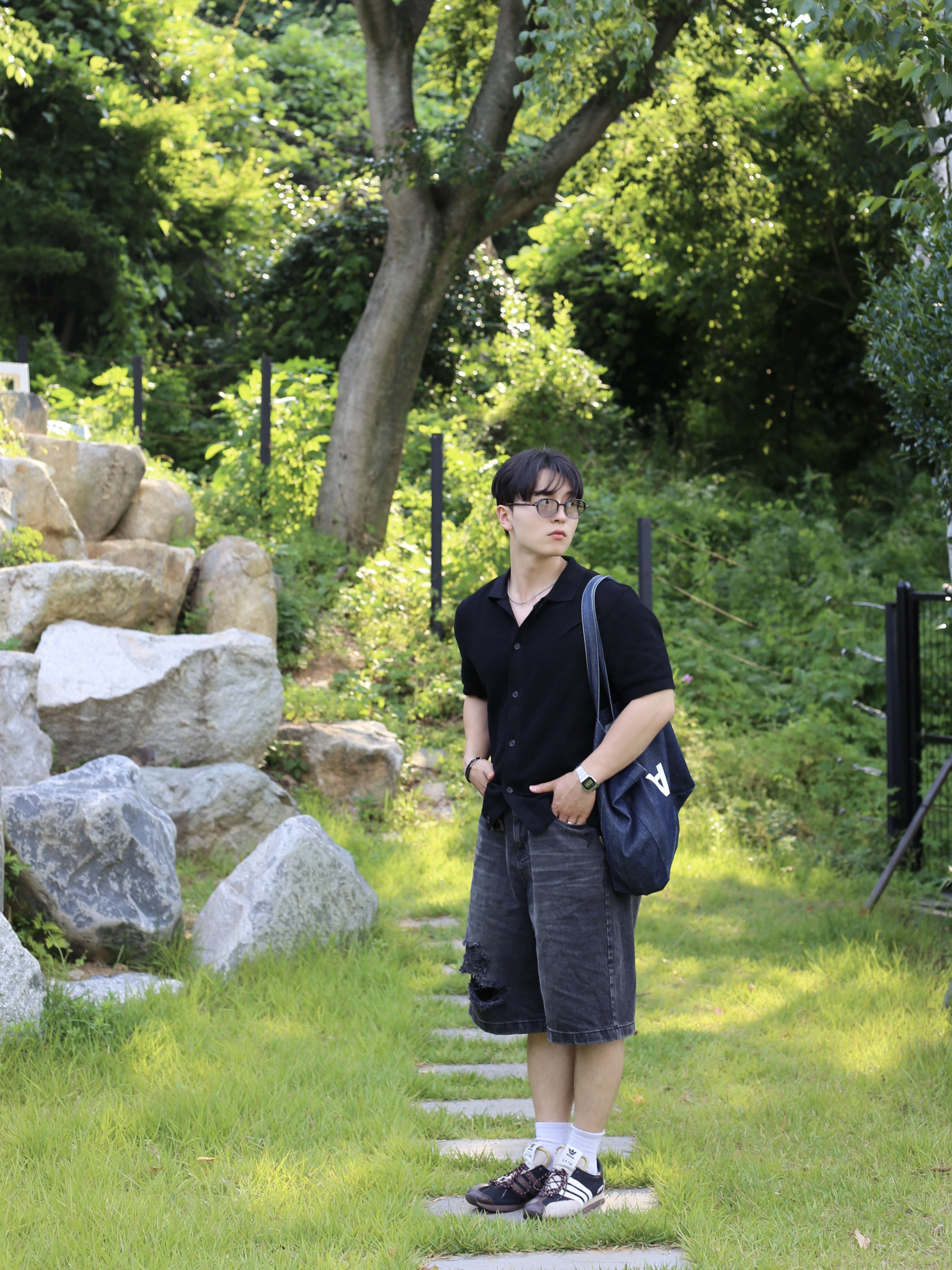 A.P.C. Daniela Shopping Bag Indigo, Casio A-158WA-1 착용 스타일 - 2