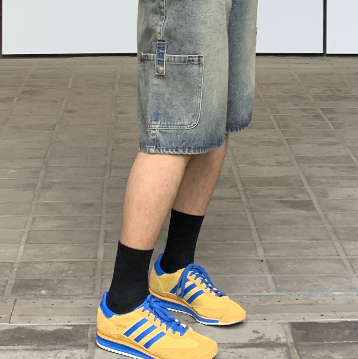 Adidas SL 72 RS Utility Yellow Bright Royal 착용 스타일 - 6