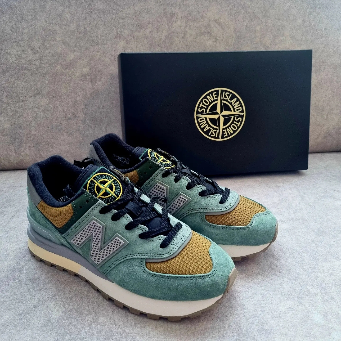 New Balance x Stone Island 574 Legacy Light Green 착용 스타일