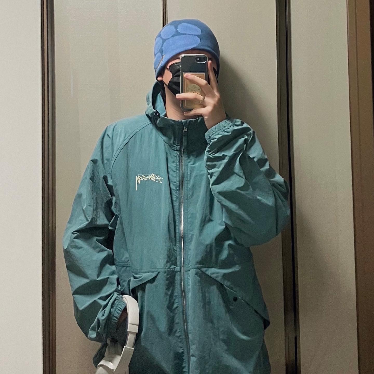 Stussy Wave Dye Beach Shell Jacket Atlantic 착용 스타일
