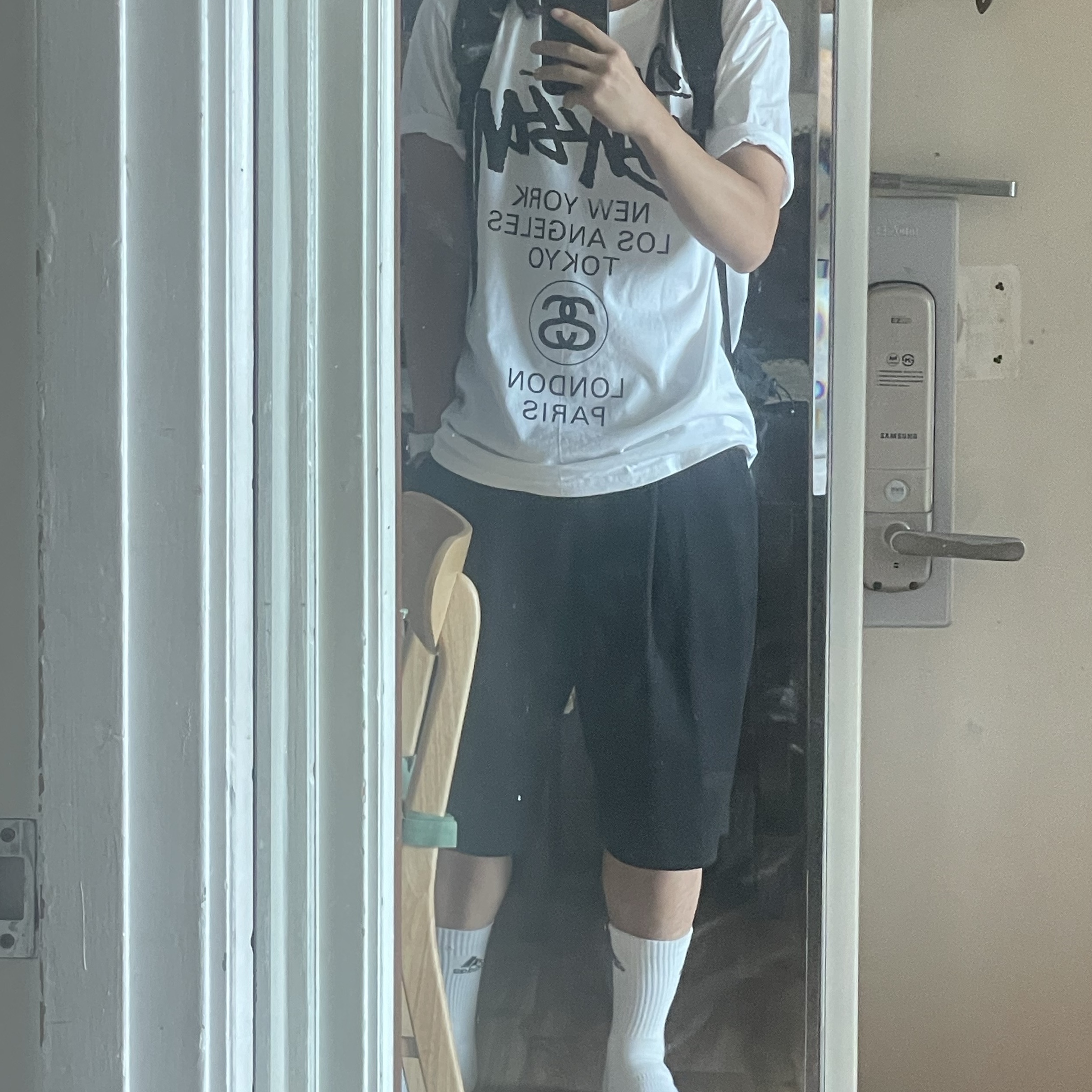 Stussy World Tour T-Shirt White 2024,2025 착용 스타일 - 3