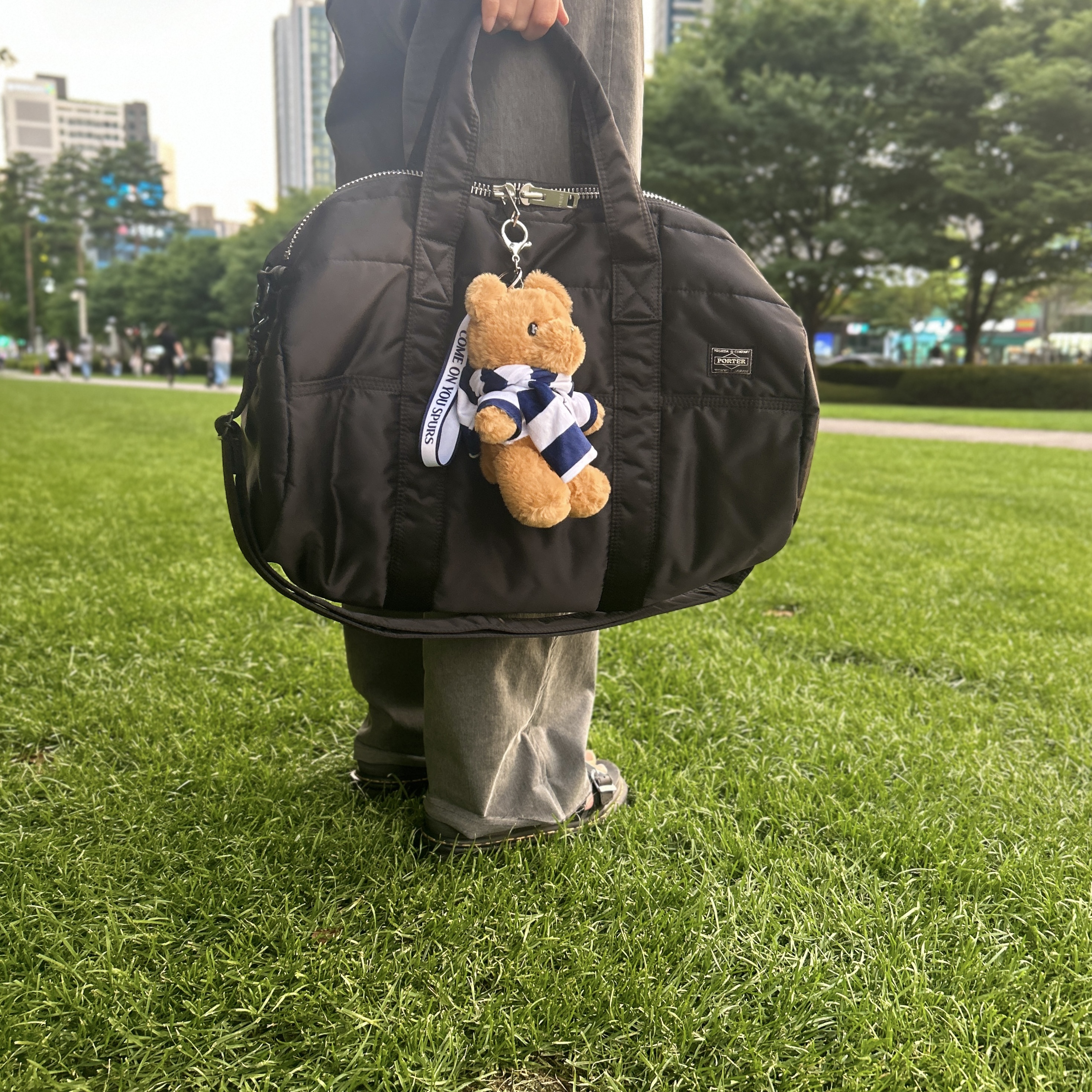 Porter Tanker 2Way Duffle Bag S Black, (W) Dr. Martens Blaire Leather Slide Sandal Black 착용 스타일