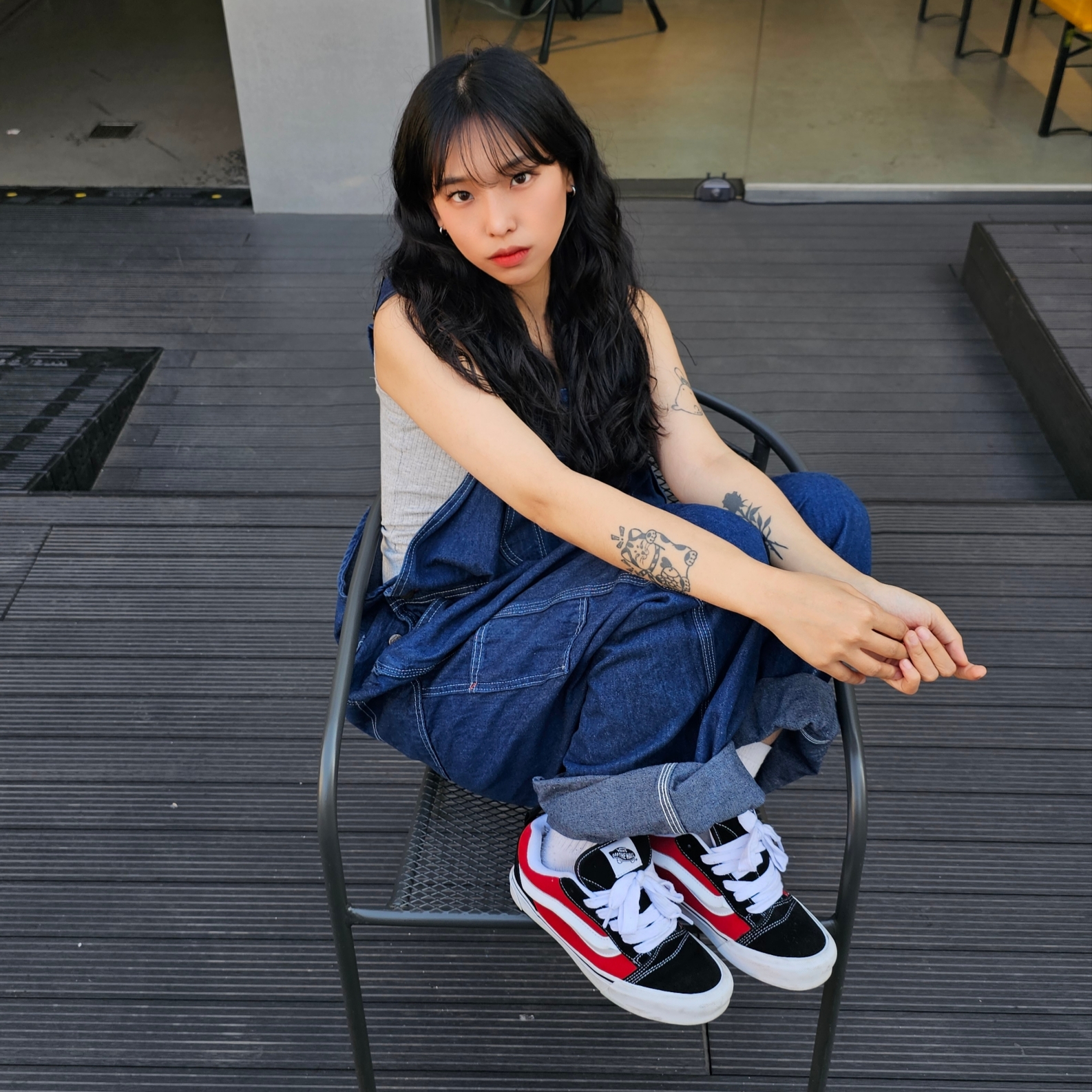 Vans Knu-Skool Red True White 착용 스타일