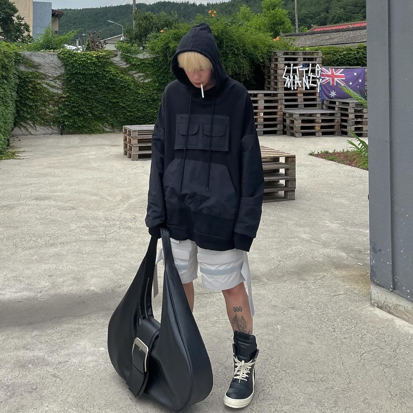 Rick Owens Geobasket Full Grain Calf Leather Strobe Sneakers Black Milk White, Project G/R Mega Buckle Hobo Bag Black 착용 스타일 - 1