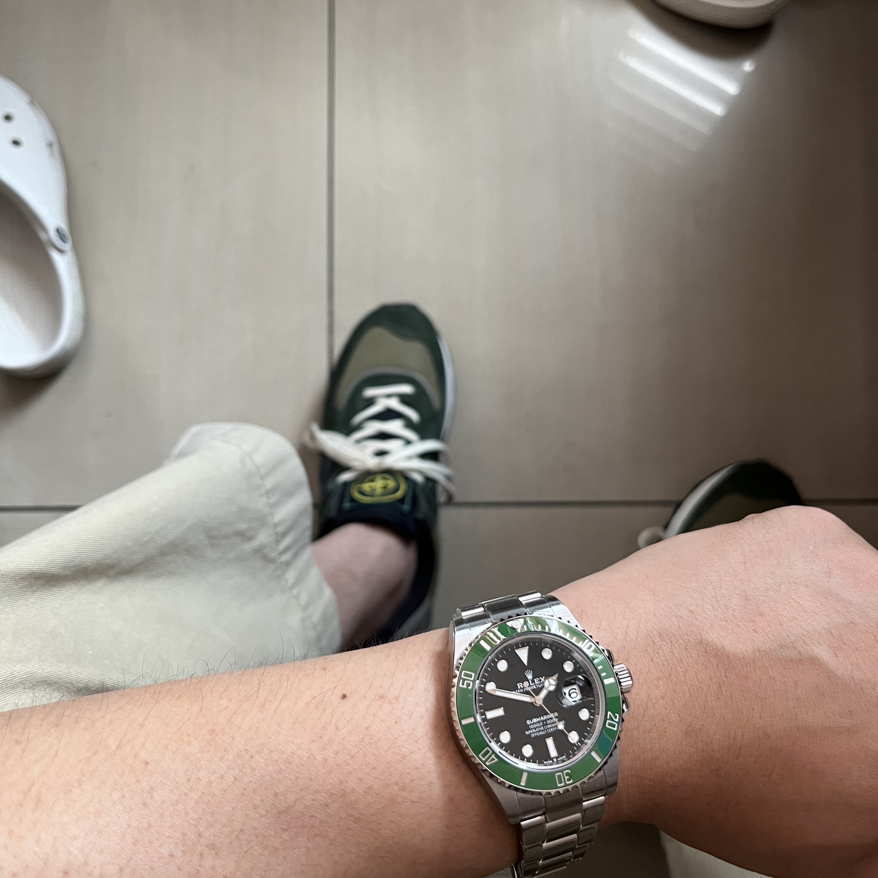 New Balance x Stone Island 574 Legacy Dark Green 착용 스타일