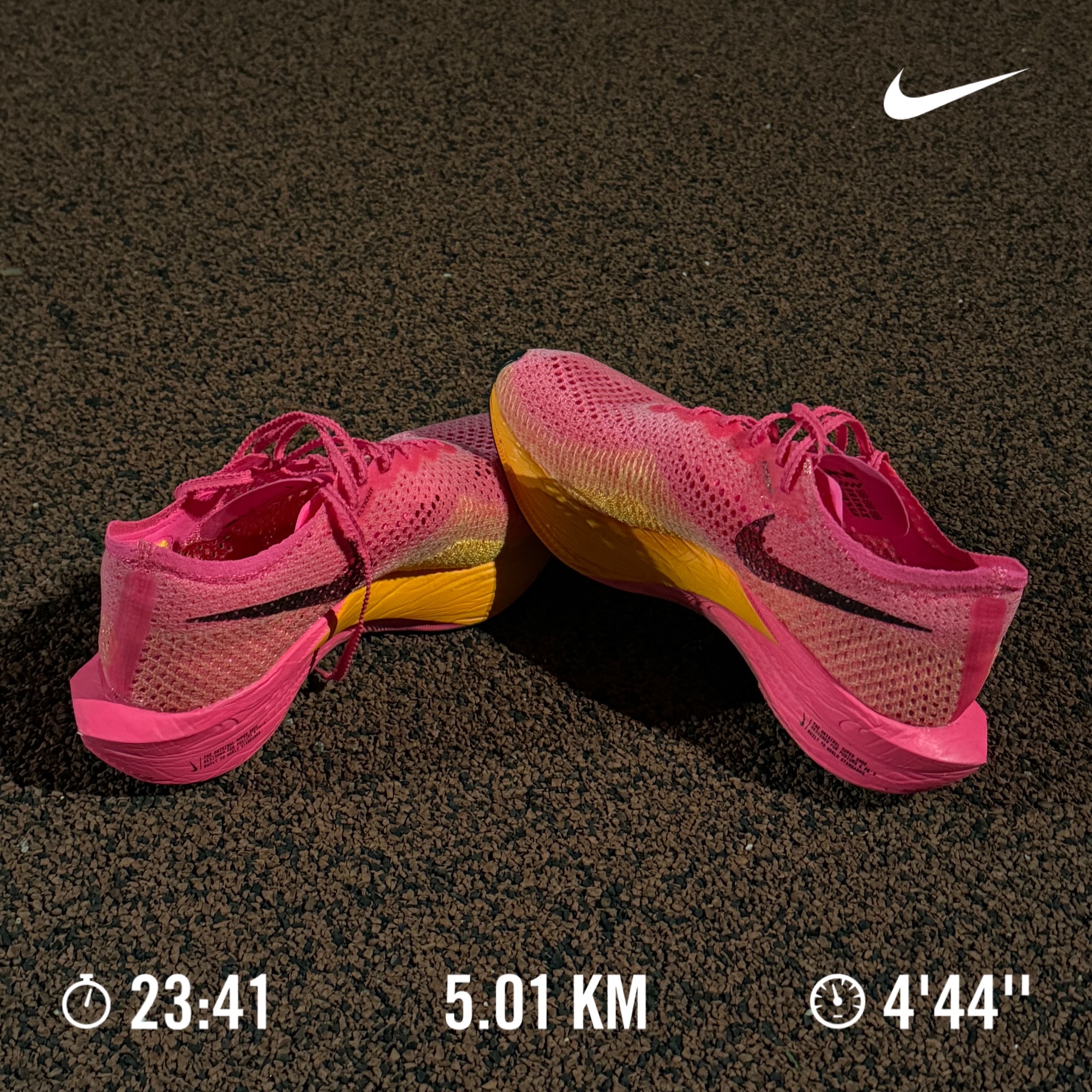 Nike ZoomX Vaporfly Next% 3 Hyper Pink 착용 스타일
