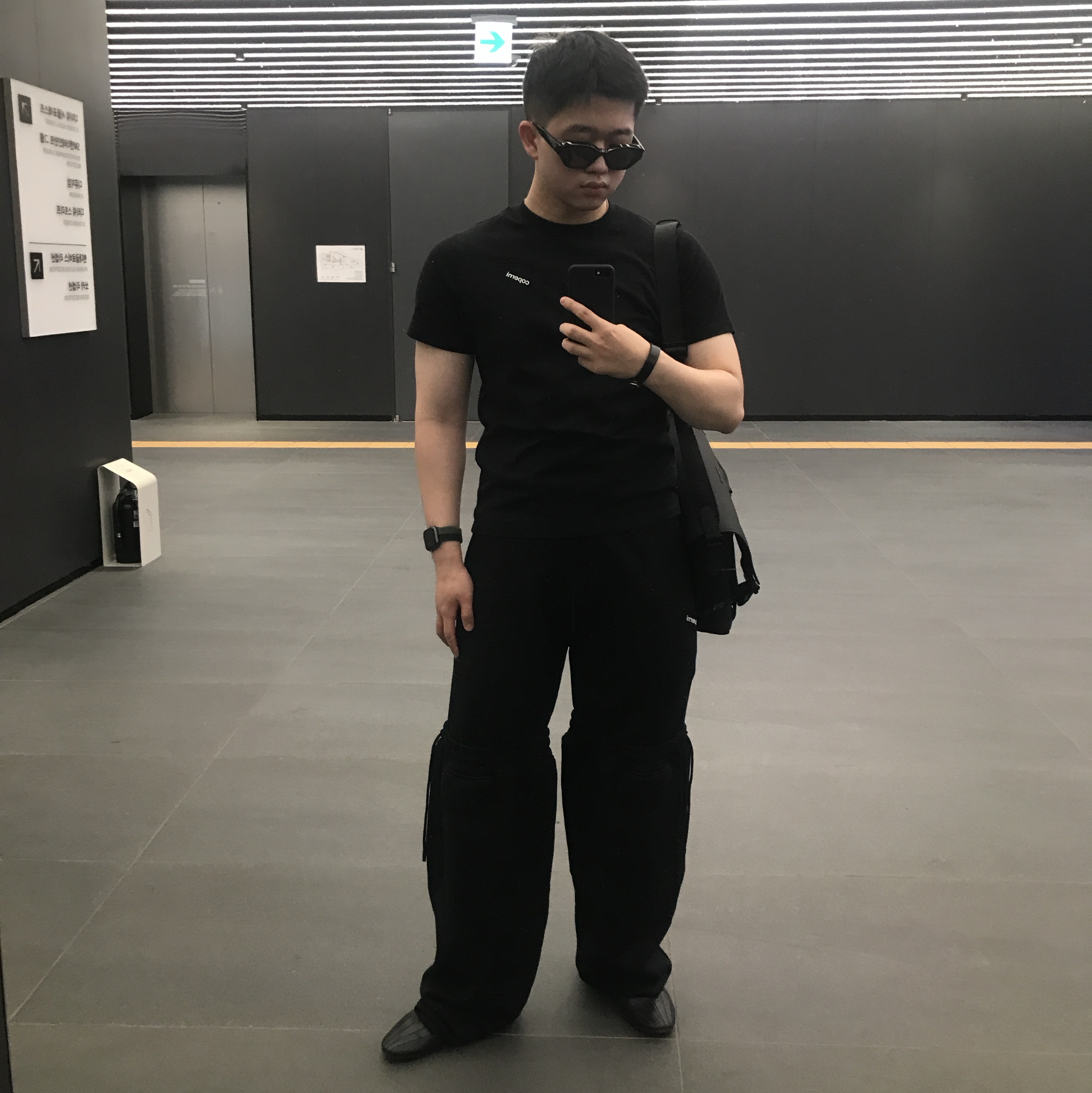 Puma x Coperni Speedcat Black 착용 스타일 - 1