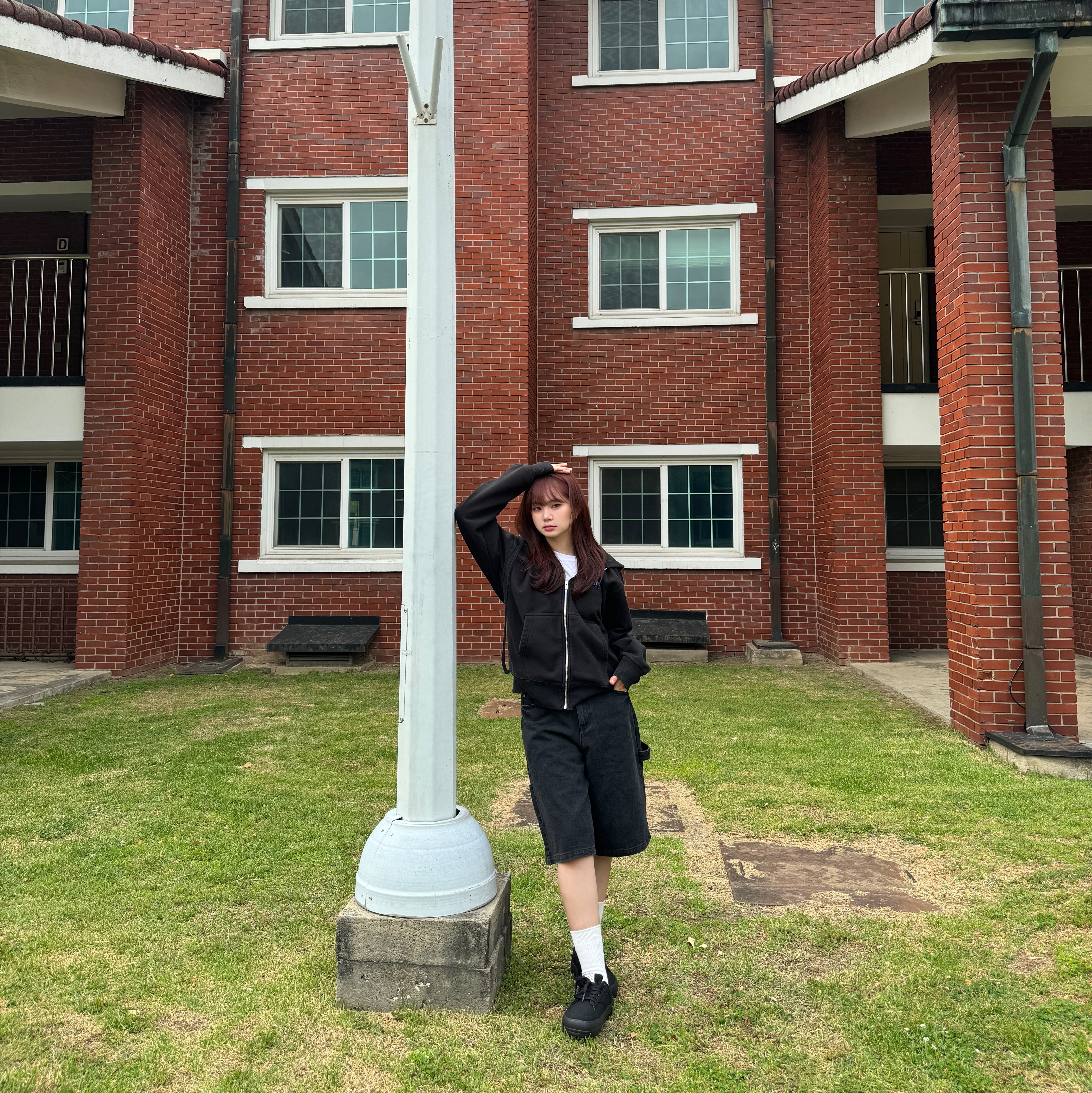 Stussy Ist Venus Zip Hoodie Black 착용 스타일 - 5