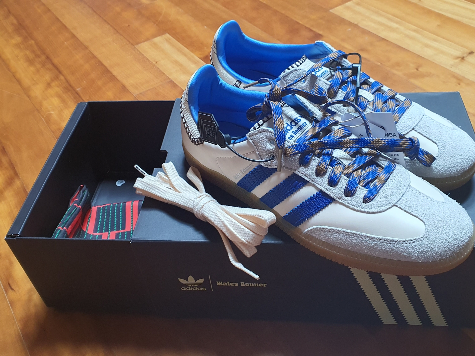 Adidas x Wales Bonner Samba Wonder Clay Royal Blue 착용 스타일 - 2