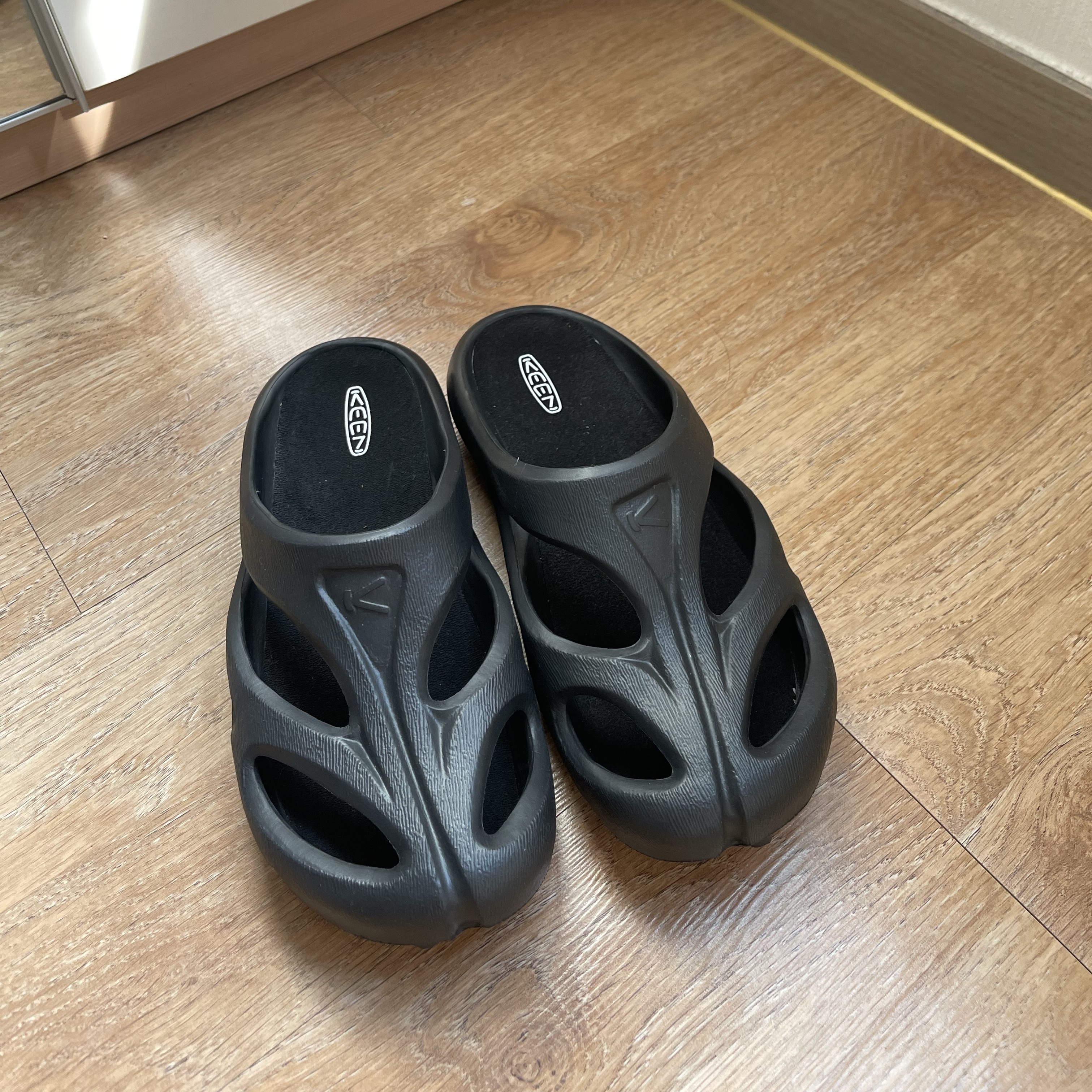 (W) Keen Shanti Black Dawn Blue 착용 스타일 - 2