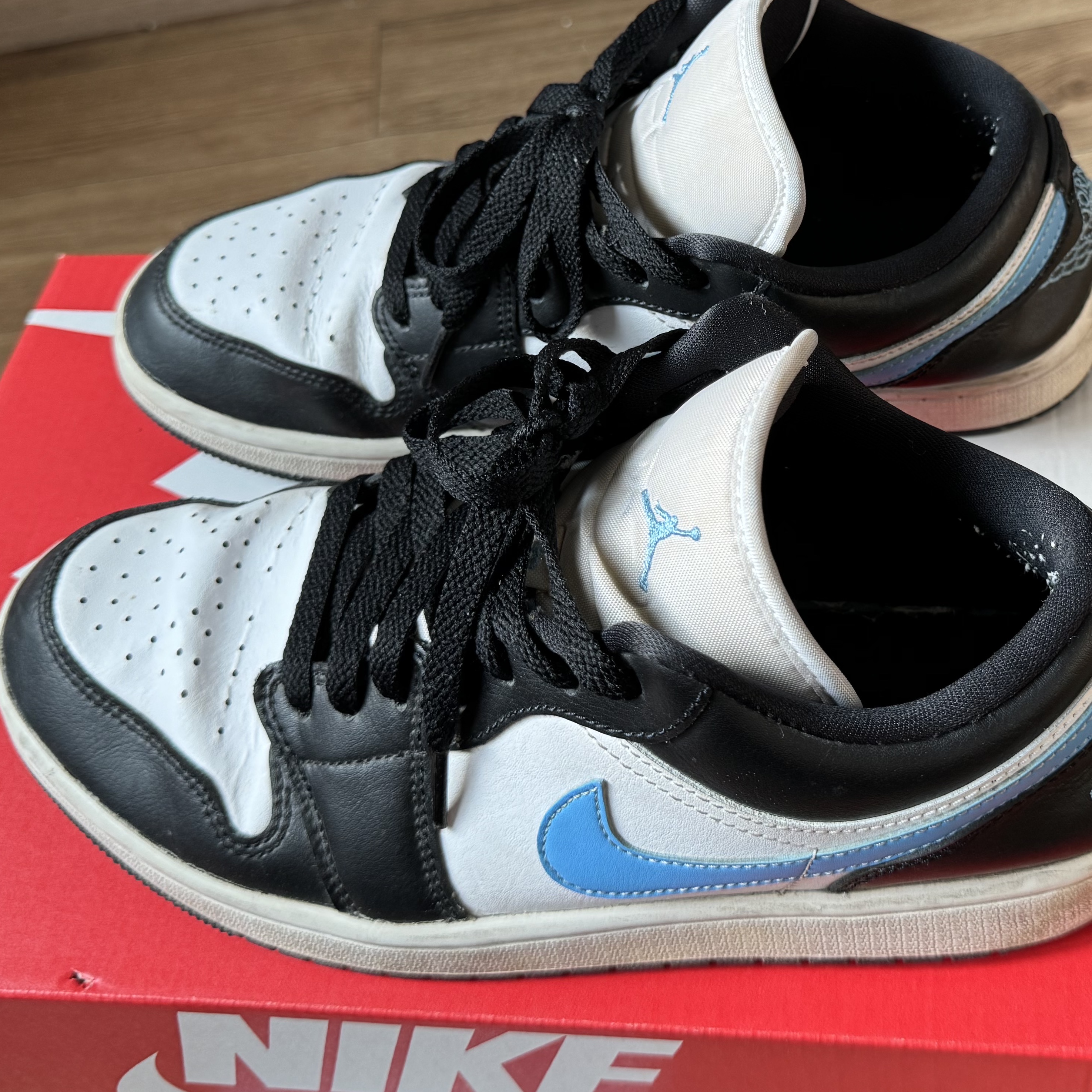 (W) Jordan 1 Low Black University Blue 착용 스타일