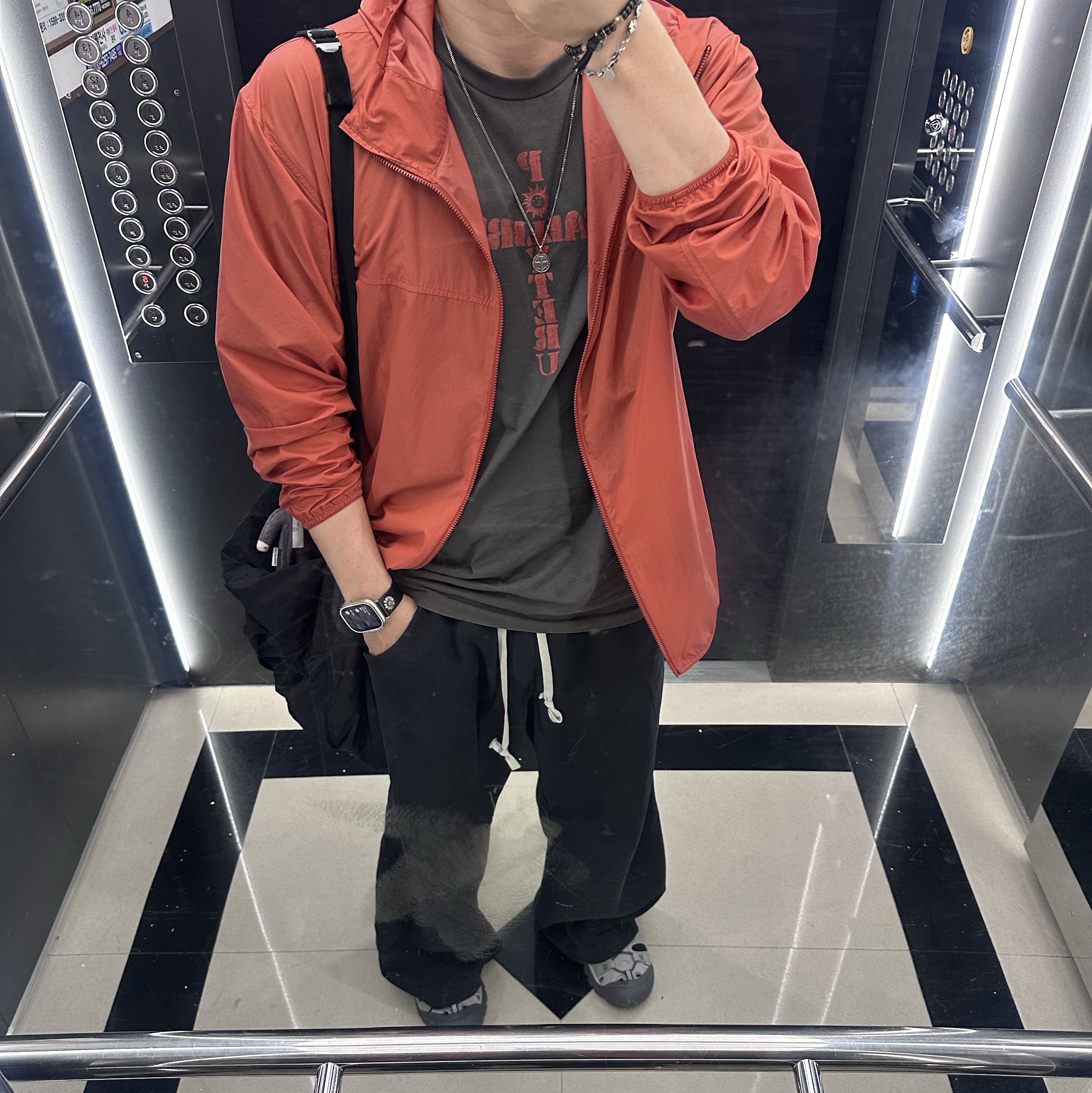 Polyteru 1011 1/2 Graphic T Shirt 'Cross Tee' Washed Charcoal Brown, Polyteru Human Index Human Pajama Pants Ink Black 착용 스타일