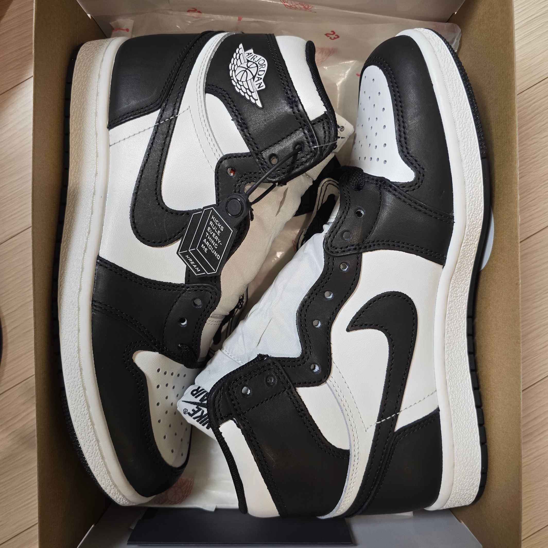 Jordan 1 High 85 Black White 착용 스타일 - 3